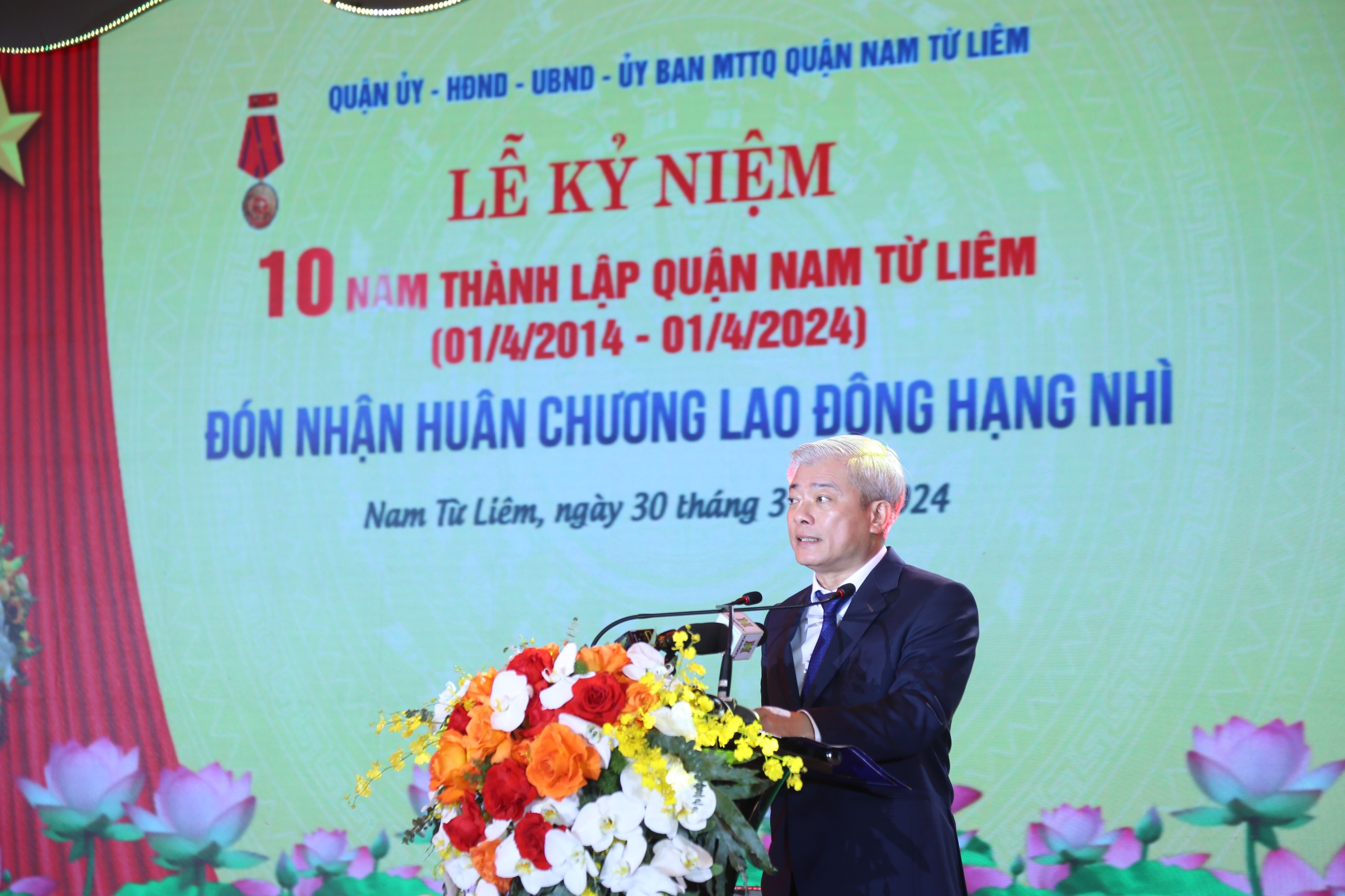 Nỗ lực phát huy thành tựu 10 năm đạt được, xây dựng quận phát triển bền vững, văn minh - ảnh 2