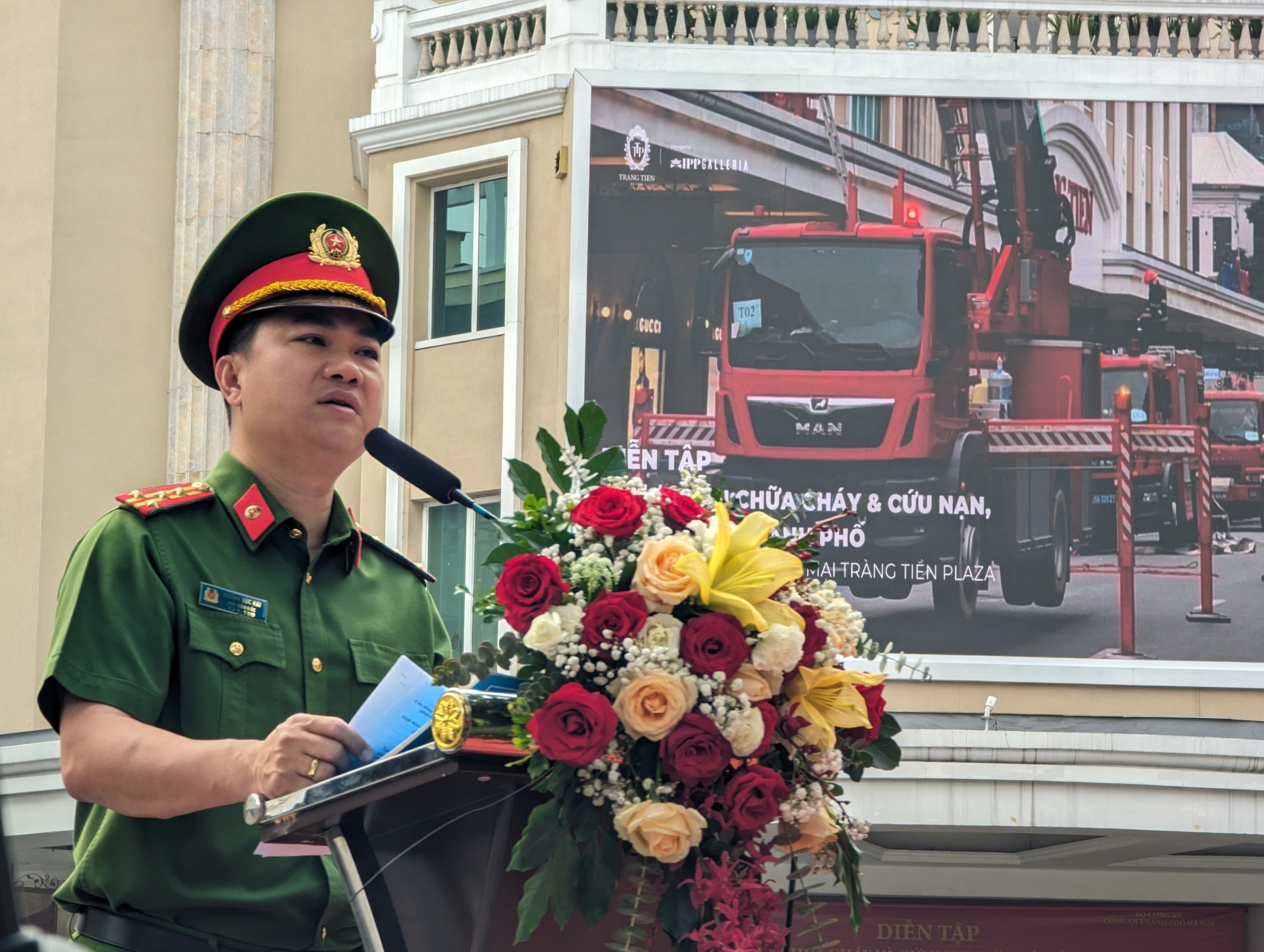 Hà Nội: Diễn tập cứu hộ hơn trăm người mắc kẹt trong rạp chiếu phim - ảnh 1