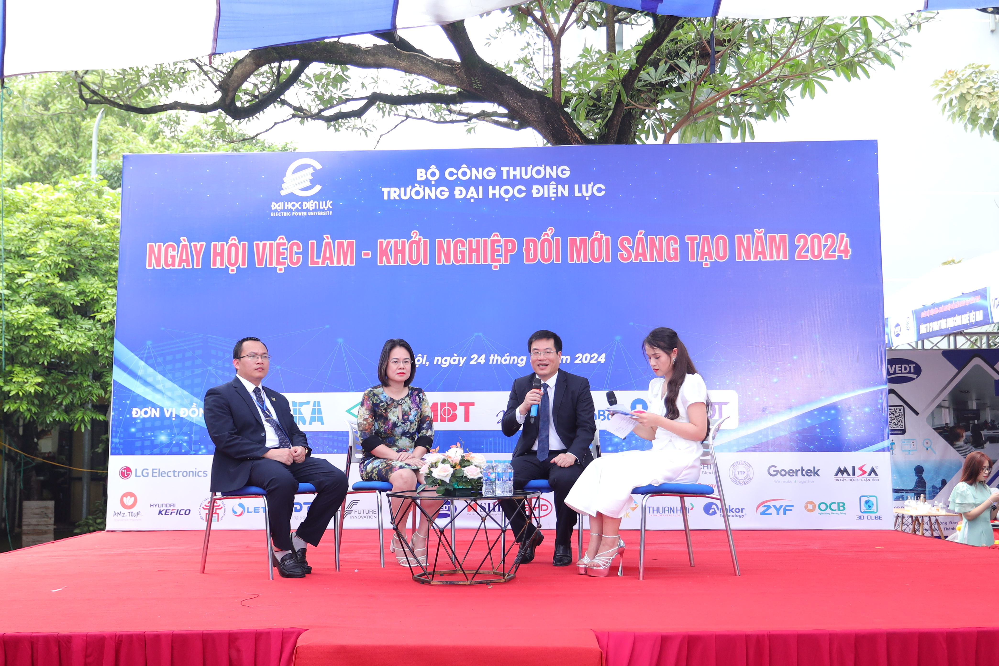 50 doanh nghiệp với gần 3000 vị trí việc làm dành cho cho sinh viên - ảnh 2