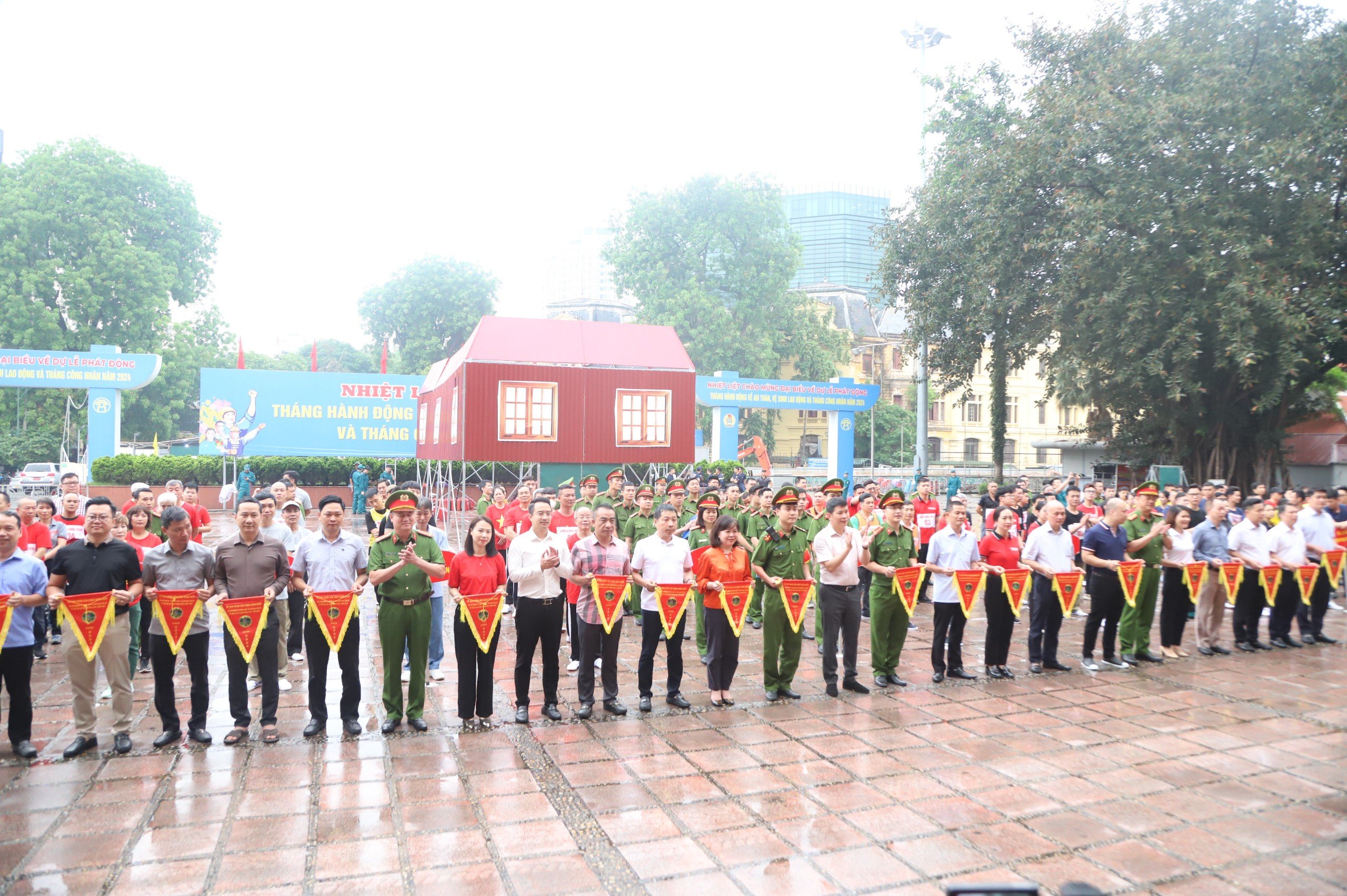 Nâng cao hiệu quả hoạt động của các “Tổ liên gia an toàn PCCC” tại các phường trên địa bàn quận Hoàn Kiếm - ảnh 1