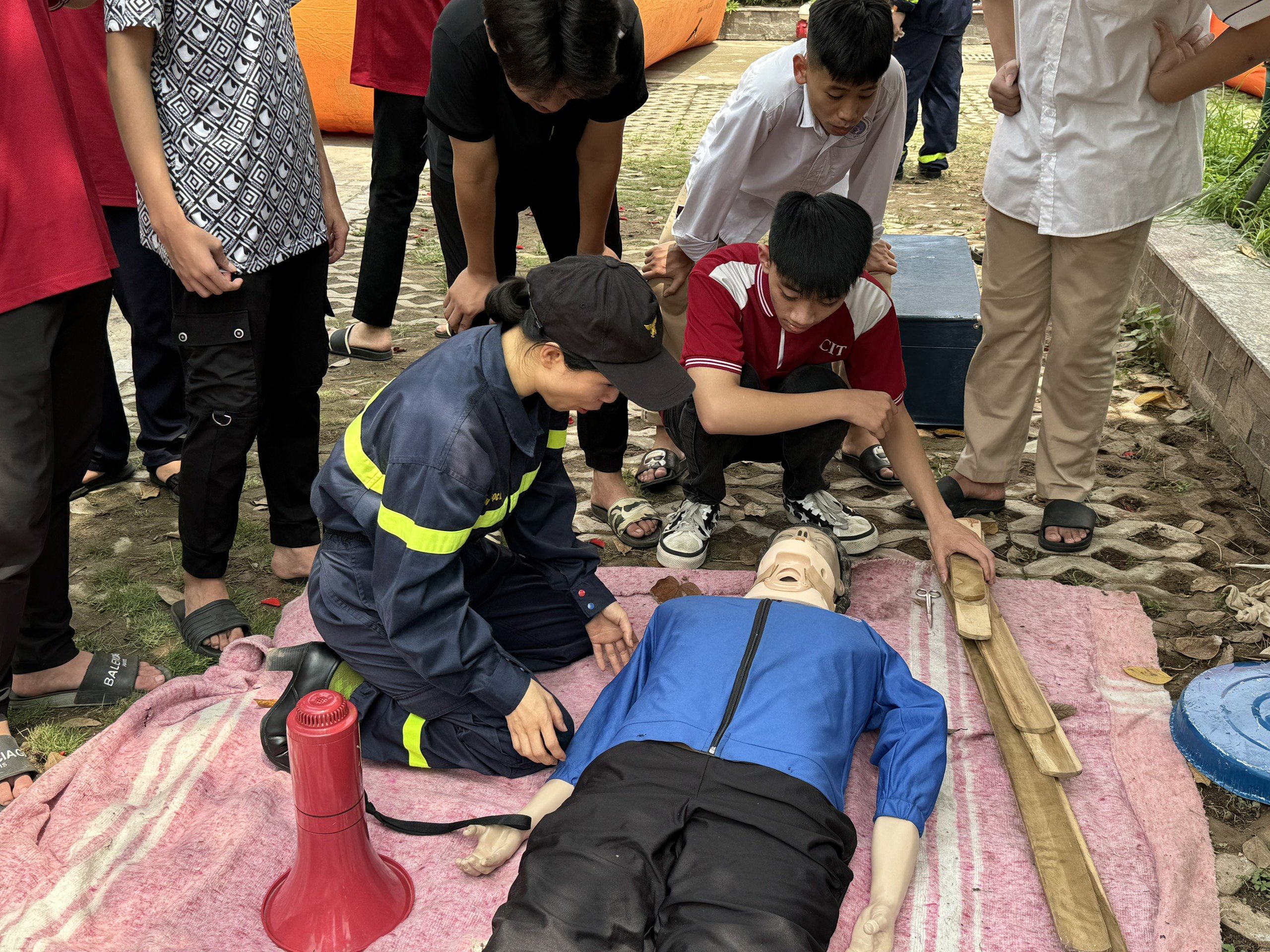 Hà Nội: Ra mắt Trung tâm giáo dục cộng đồng về phòng cháy chữa cháy và cứu nạn cứu hộ - ảnh 3