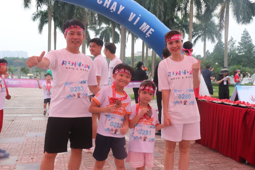 Học sinh tranh tài 'Run For Mom - trọn khoảnh khắc, vẹn yêu thương' - ảnh 2