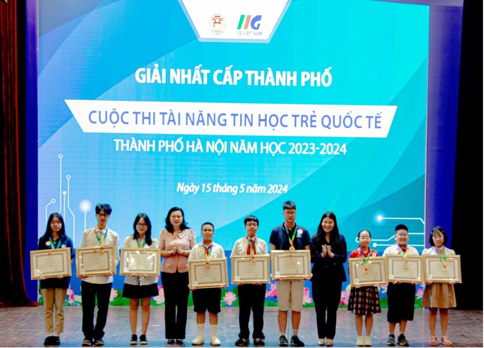 Cô bé “biết tuốt” có biệt tài chinh phục các cuộc thi tài năng Toán học - ảnh 2