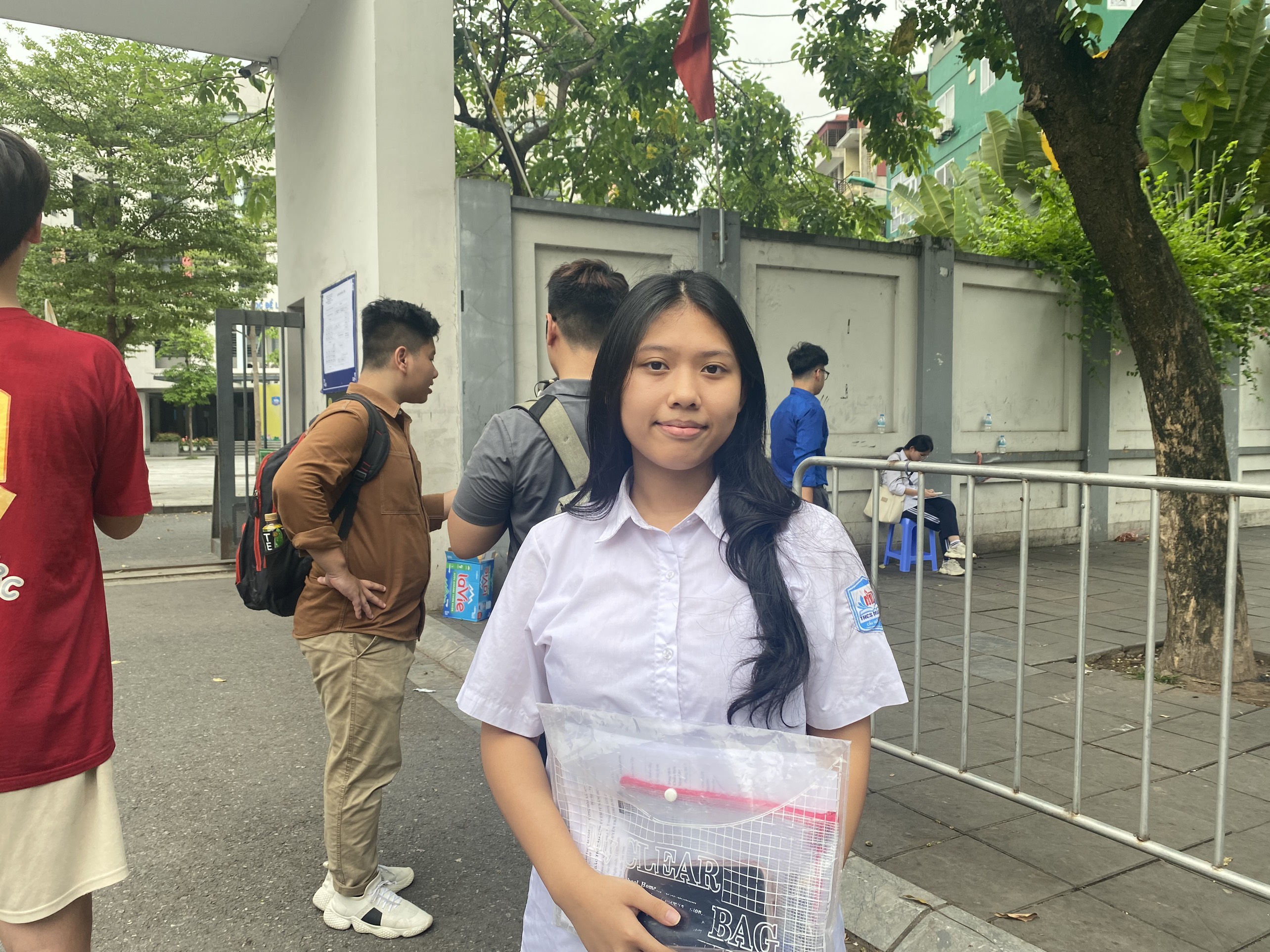 Đề tiếng Anh thi lớp 10 Hà Nội năm 2024: Học sinh đánh giá đề vừa sức - ảnh 2