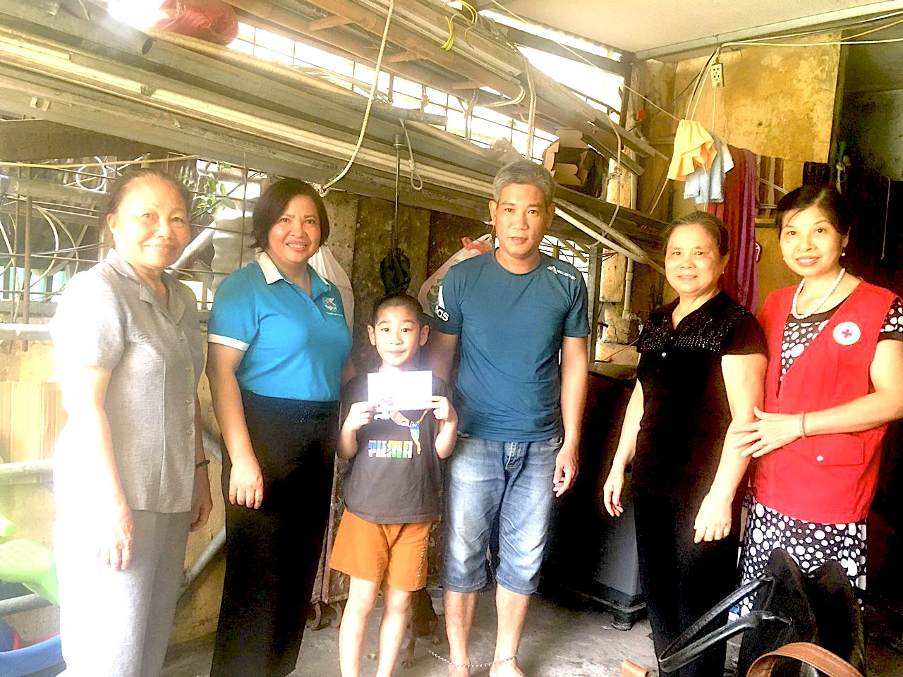 Quận Thanh Xuân: Nhận đỡ đầu và kết nối đỡ đầu 47 trẻ em mồ côi có hoàn cảnh khó khăn - ảnh 2
