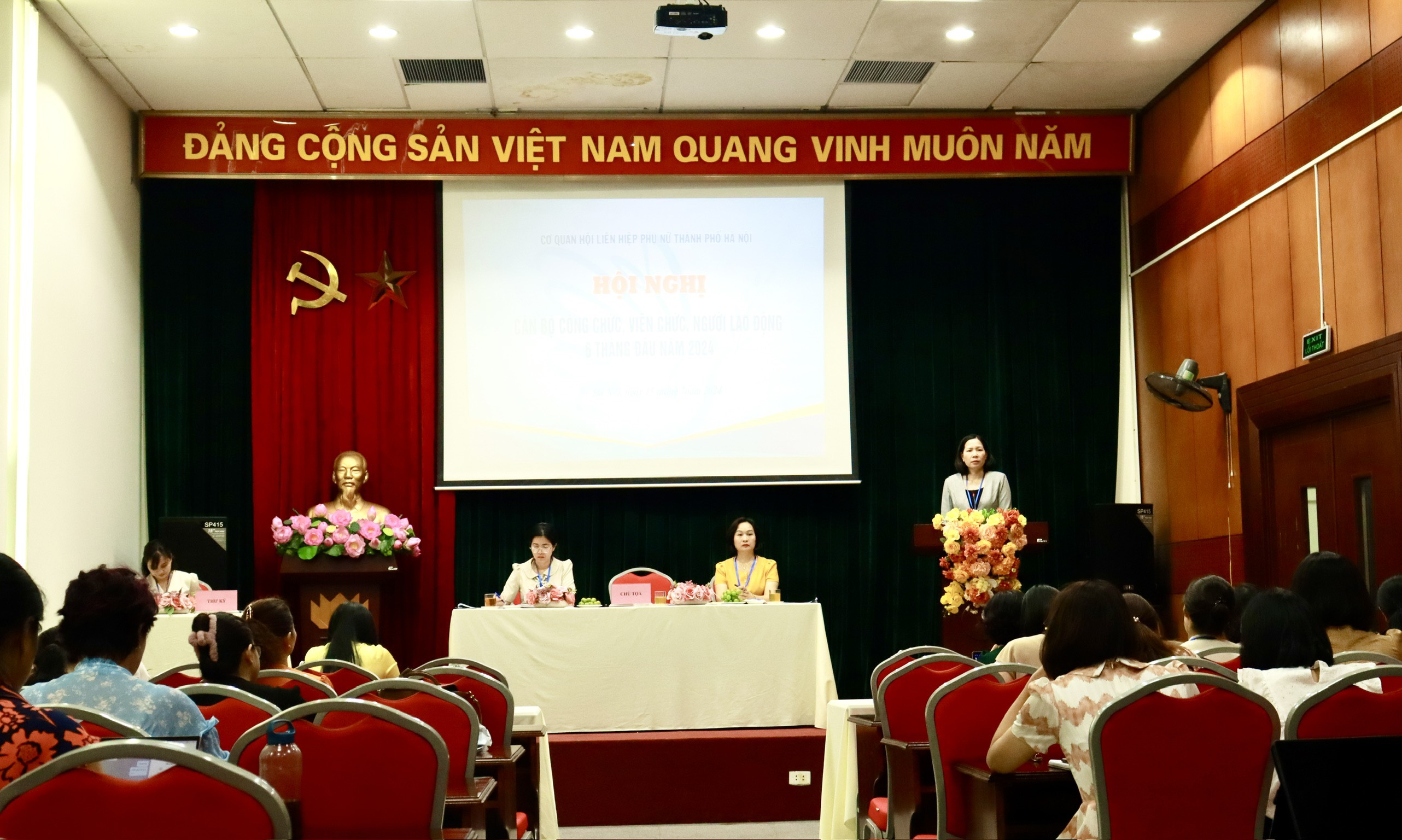 Hội LHPN TP Hà Nội: Tổ chức hội nghị cán bộ, công chức, viên chức, người lao động 6 tháng đầu năm - ảnh 1