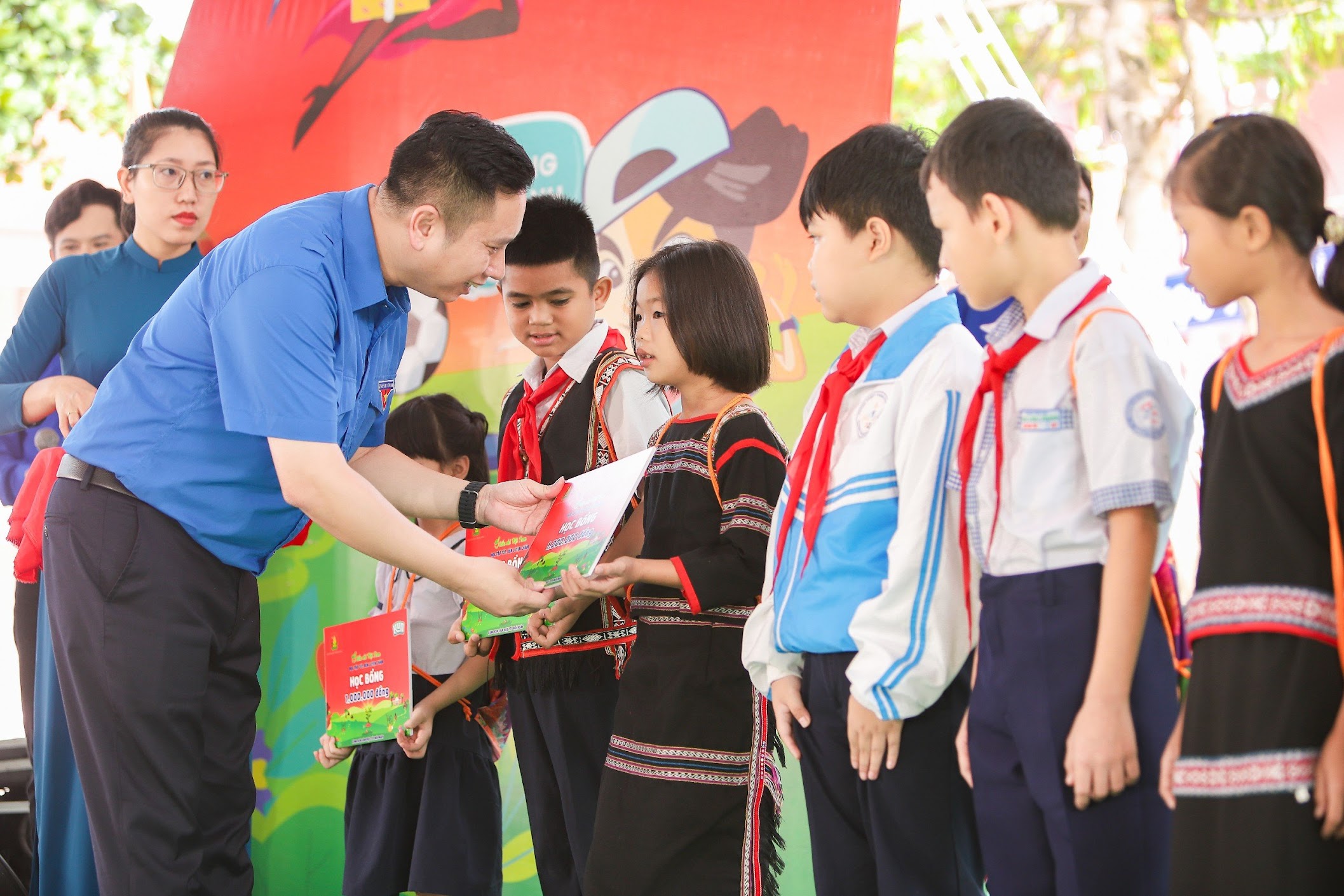 Hơn 1.000 thiếu nhi tham gia ngày hội “Thiếu nhi Việt Nam - học tập tốt, rèn luyện chăm” - ảnh 4