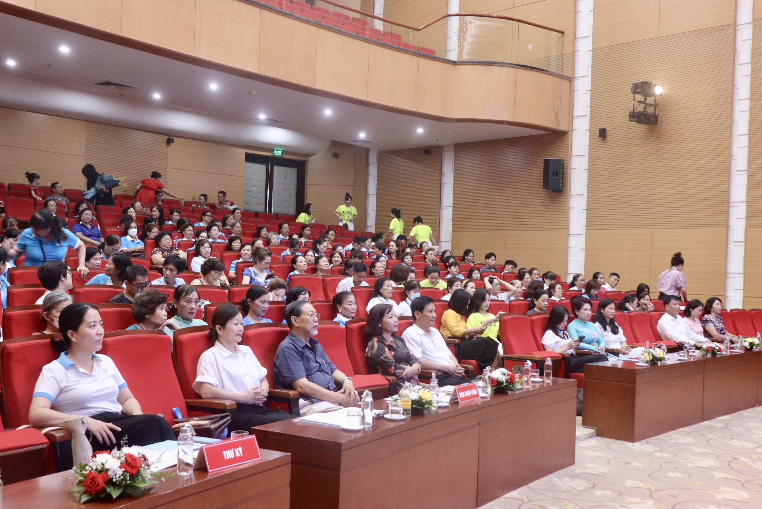 Sân khấu hoá truyền thông pháp luật về phòng ngừa, ứng phó với bạo lực, xâm hại phụ nữ và trẻ em - ảnh 2