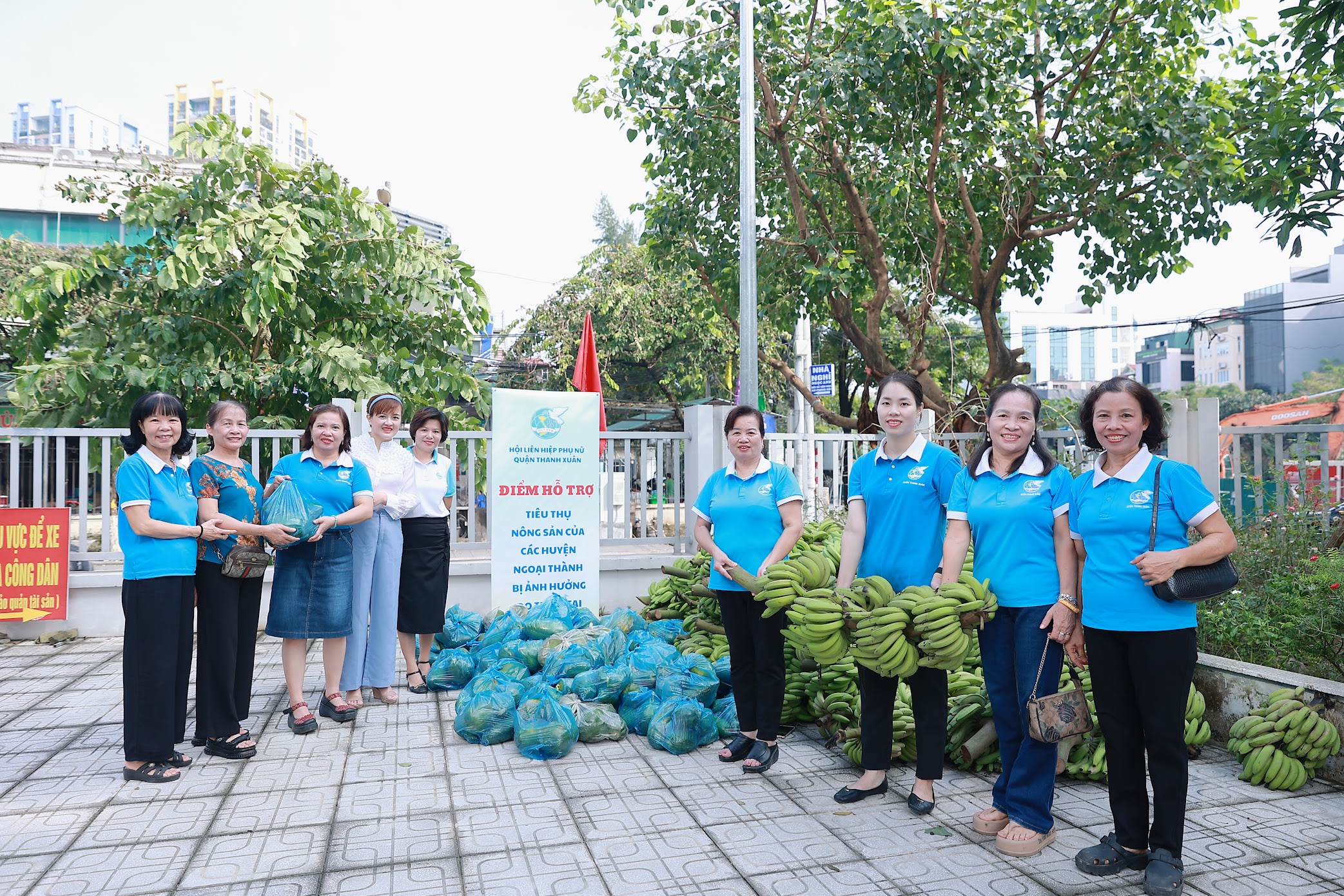 Quận Thanh Xuân: Ra mắt mô hình “Chợ văn minh, an toàn, hiệu quả” tại chợ Kim Giang - ảnh 8