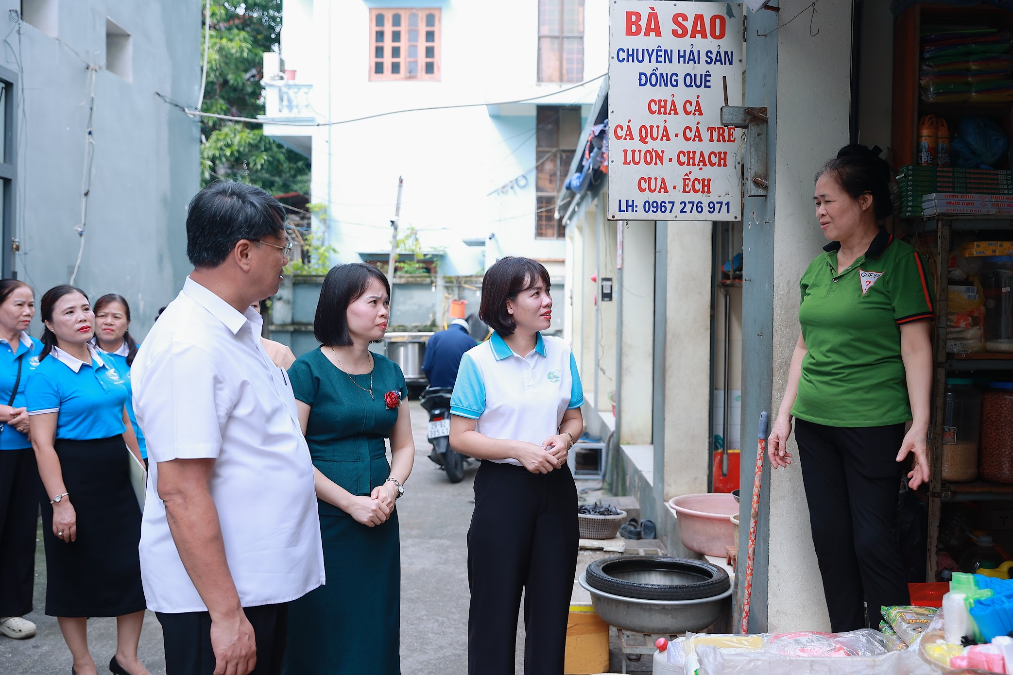 Quận Thanh Xuân: Ra mắt mô hình “Chợ văn minh, an toàn, hiệu quả” tại chợ Kim Giang - ảnh 7