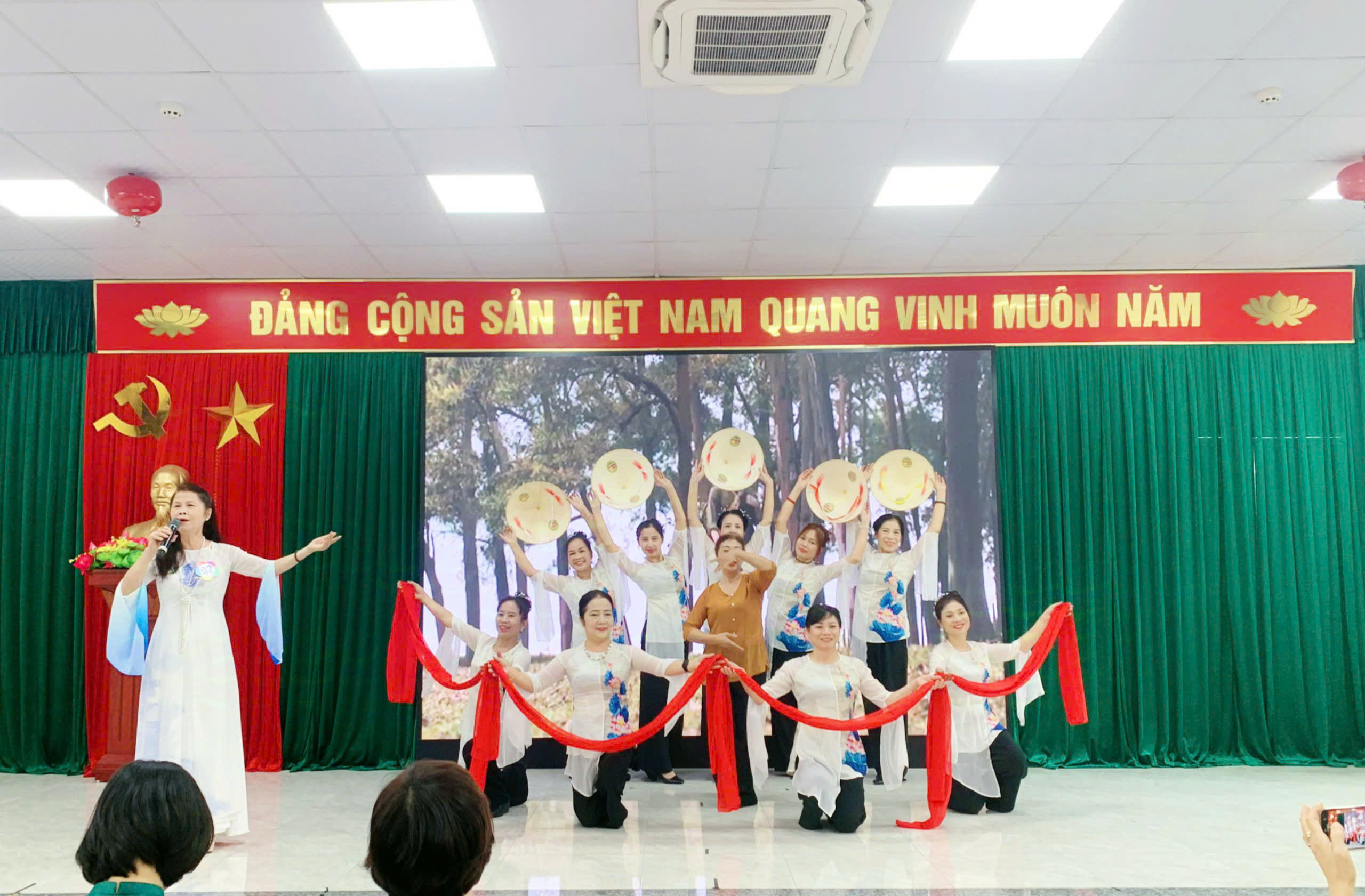 Hội LHPN quận Thanh Xuân: Sôi nổi hội thi “Phụ nữ Thanh Xuân tâm – tài – thanh lịch” năm 2024 - ảnh 6