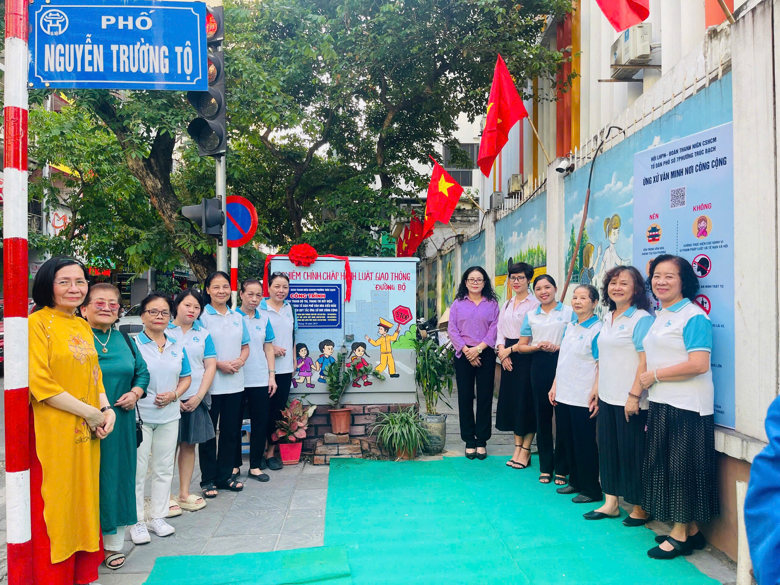 Khánh thành công trình chỉnh trang đô thị, ra mắt mô hình tổ dân phố văn hoá kiểu mẫu - ảnh 1
