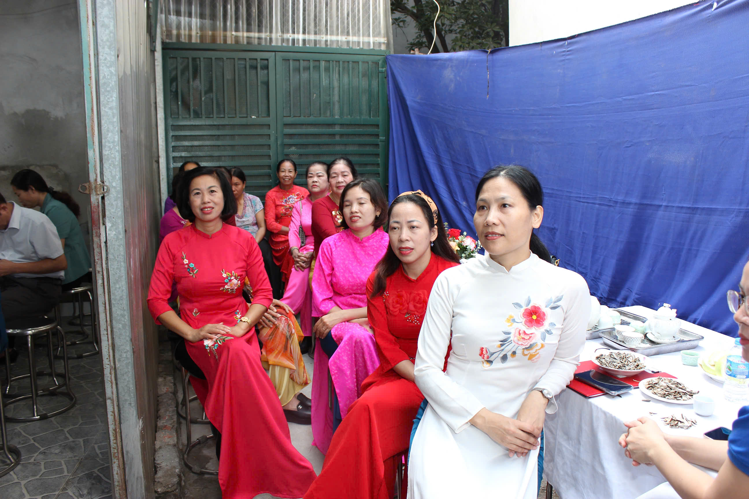Báo Phụ nữ Thủ đô trao “Mái ấm tình thương” cho gia đình hội viên phụ nữ khó khăn ở quận Bắc Từ Liêm - ảnh 12