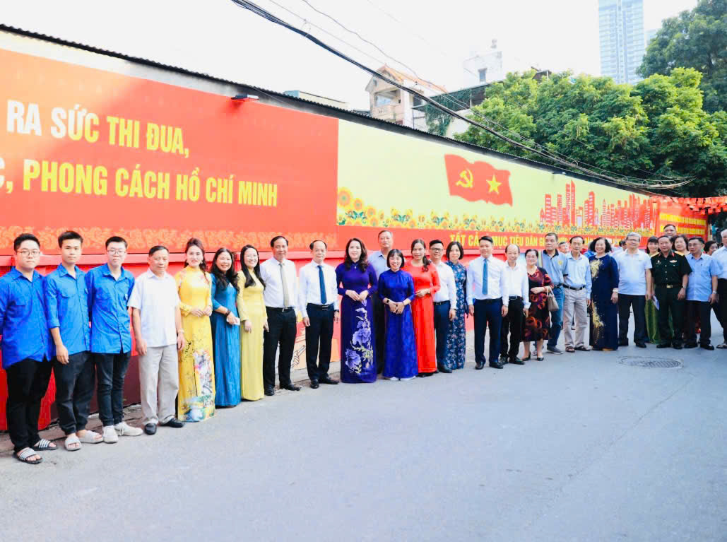 Nhiều hoạt động chào mừng 70 năm Giải phóng Thủ đô - ảnh 1