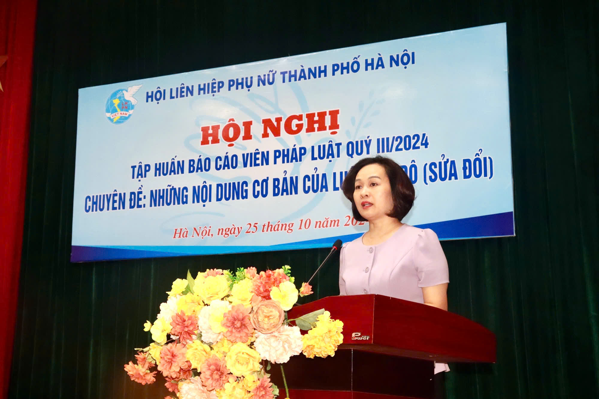 Hội LHPN Hà Nội tổ chức tập huấn nội dung cơ bản của Luật Thủ đô năm 2024 - ảnh 1