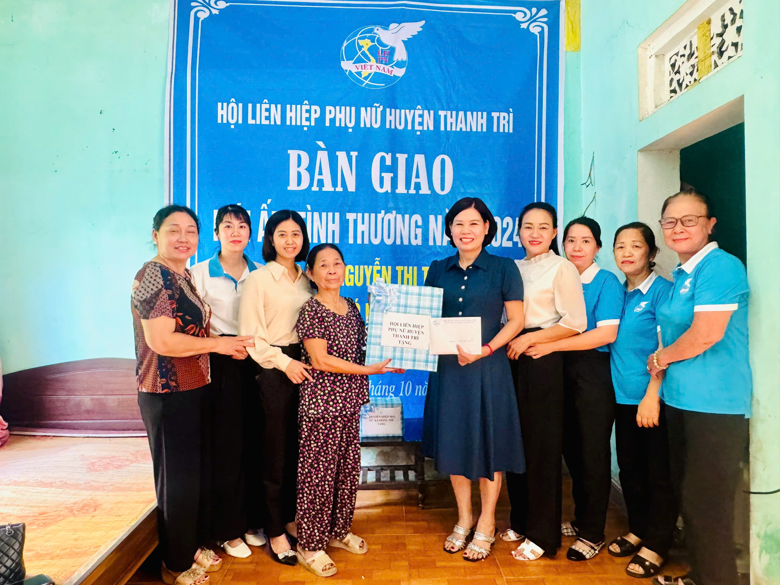 Hội LHPN huyện Thanh Trì: Bàn giao mái ấm tình thương cho phụ nữ có hoàn cảnh khó khăn - ảnh 2