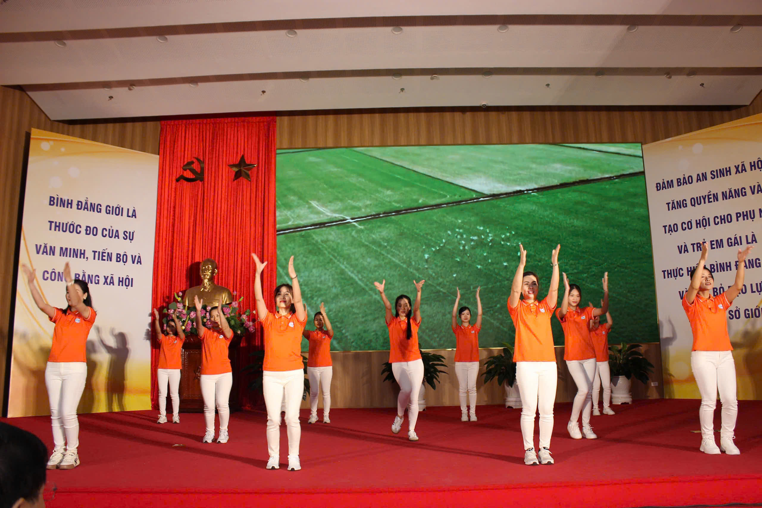 Hưởng ứng tháng hành động vì bình đẳng giới và phòng ngừa, ứng phó với bạo lực trên cơ sở giới - ảnh 1