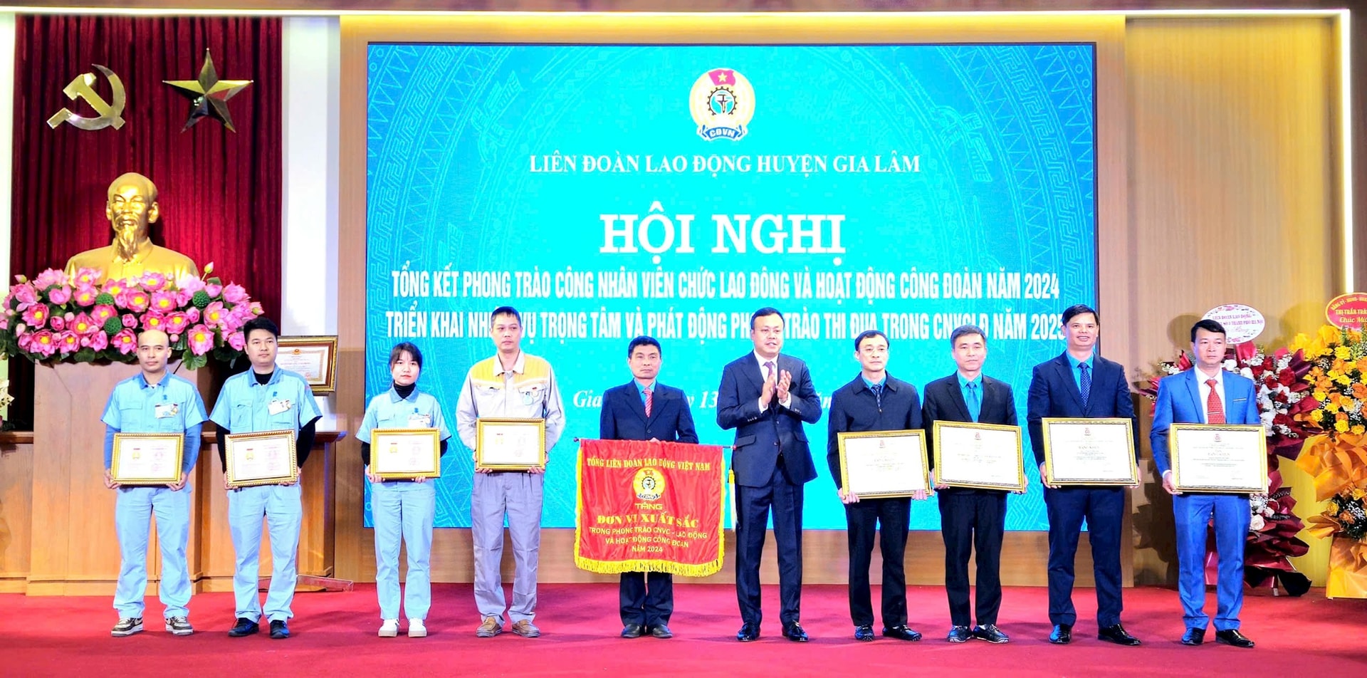 Liên đoàn Lao động huyện Gia Lâm đón nhận Huân chương Lao động hạng Ba - ảnh 2