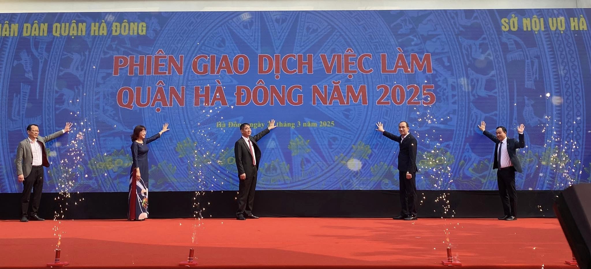2.645 chỉ tiêu việc làm tại Phiên giao dịch việc làm quận Hà Đông - ảnh 1