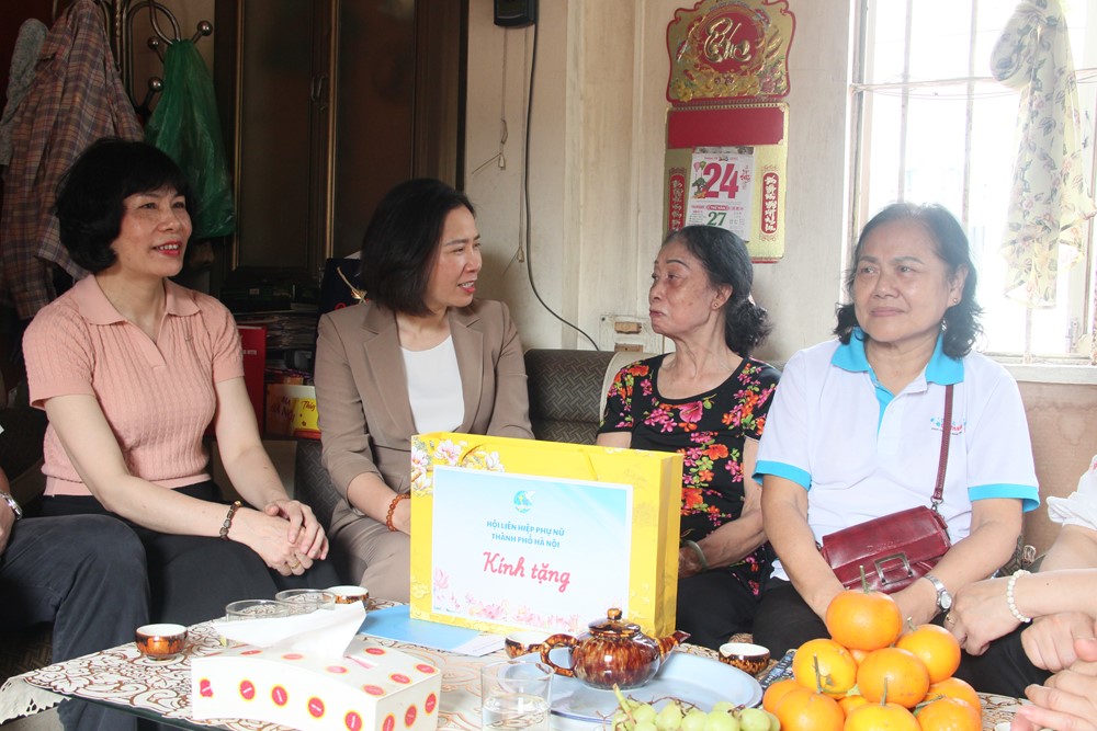 Hội LHPN Hà Nội tri ân các thế hệ phụ nữ đã hy sinh vì độc lập, tự do của Tổ quốc - ảnh 1