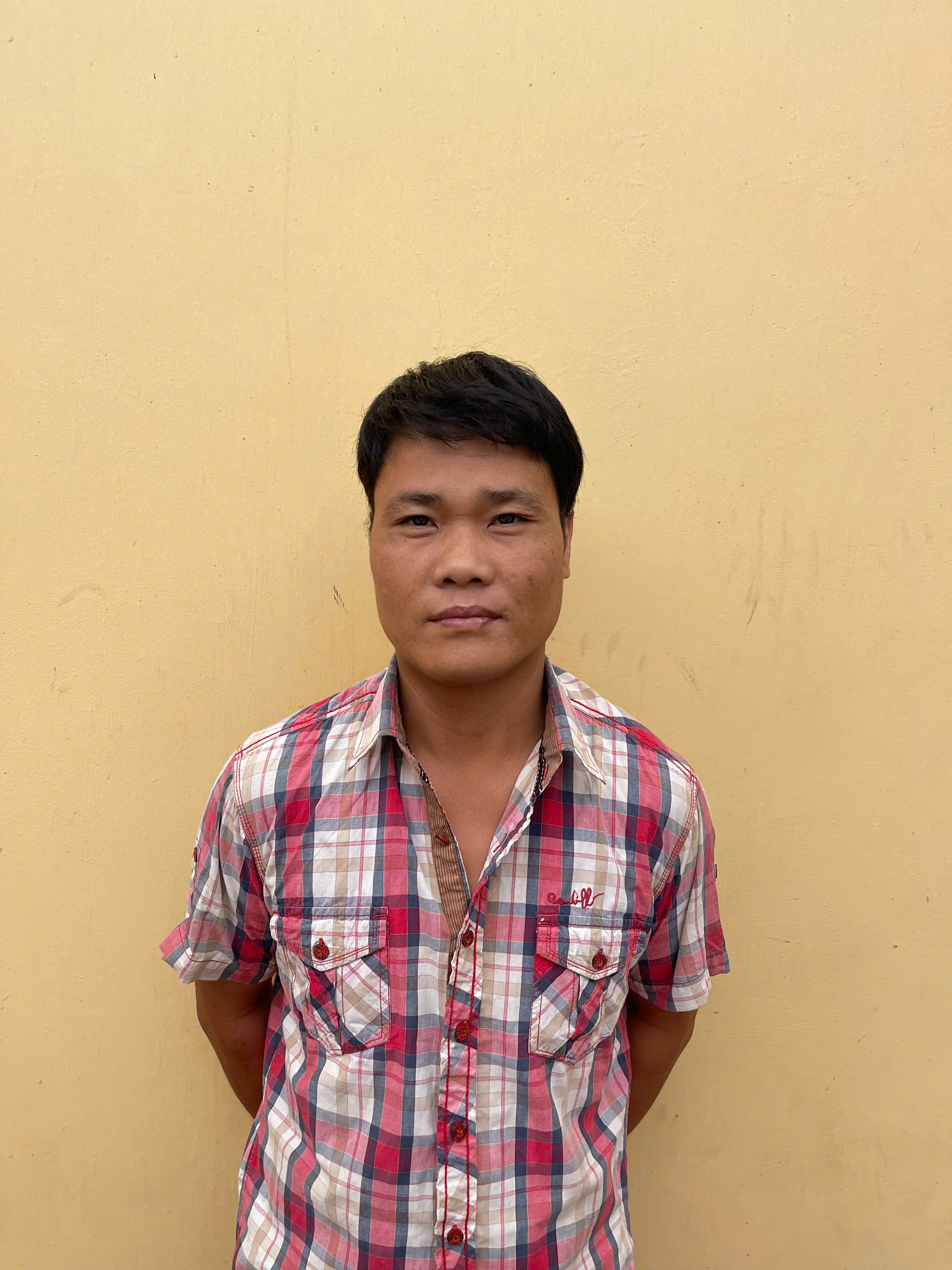 Khởi tố thanh niên say rượu, xô đẩy cán bộ làm nhiệm vụ bảo vệ Đoàn cấp cao - ảnh 1