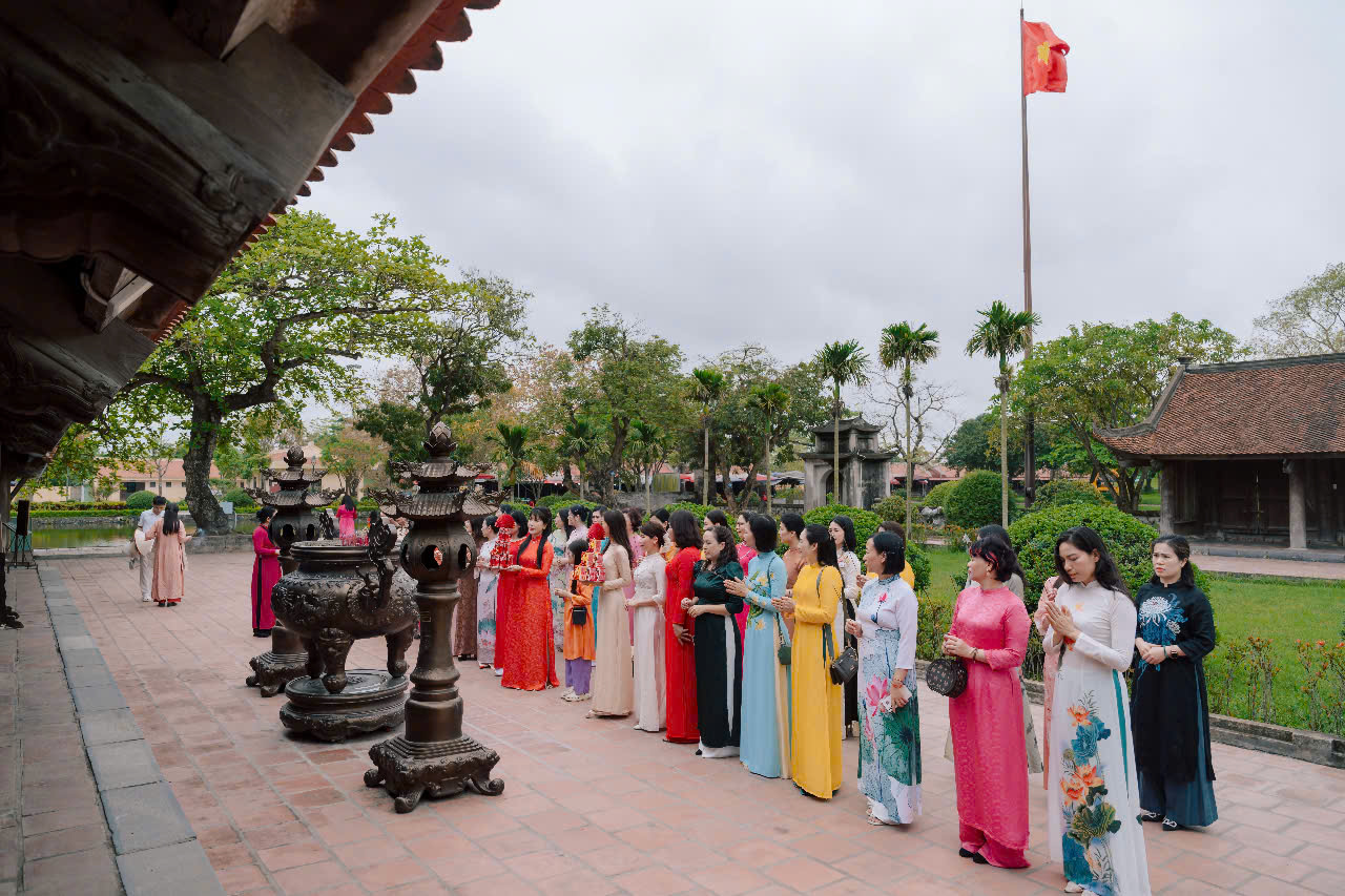 Trình diễn áo dài qua những miền di sản - ảnh 1