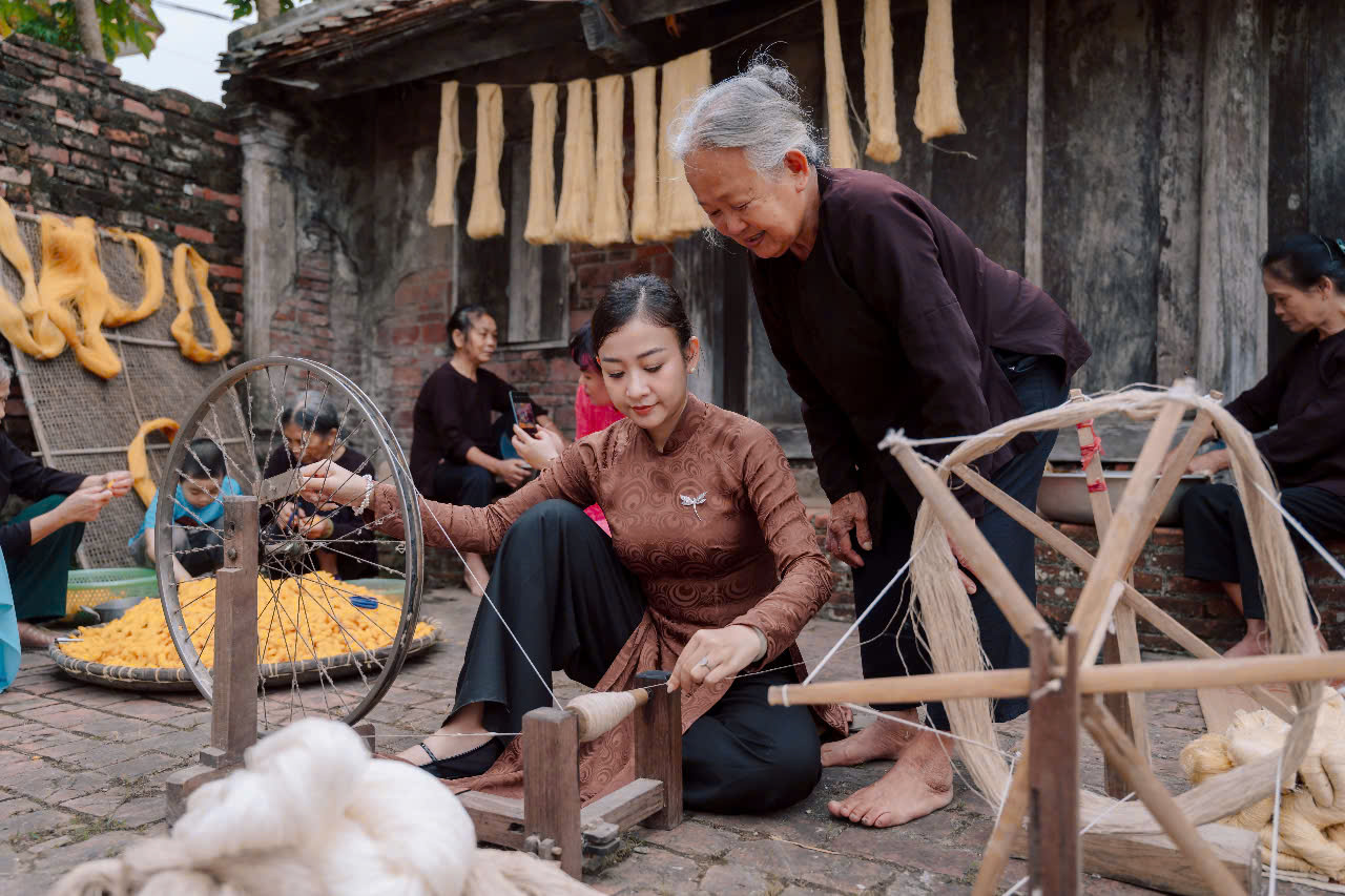 Trình diễn áo dài qua những miền di sản - ảnh 7