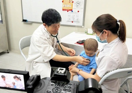Hà Nội: Khám sàng lọc miễn phí bệnh tim bẩm sinh cho trẻ em - ảnh 1