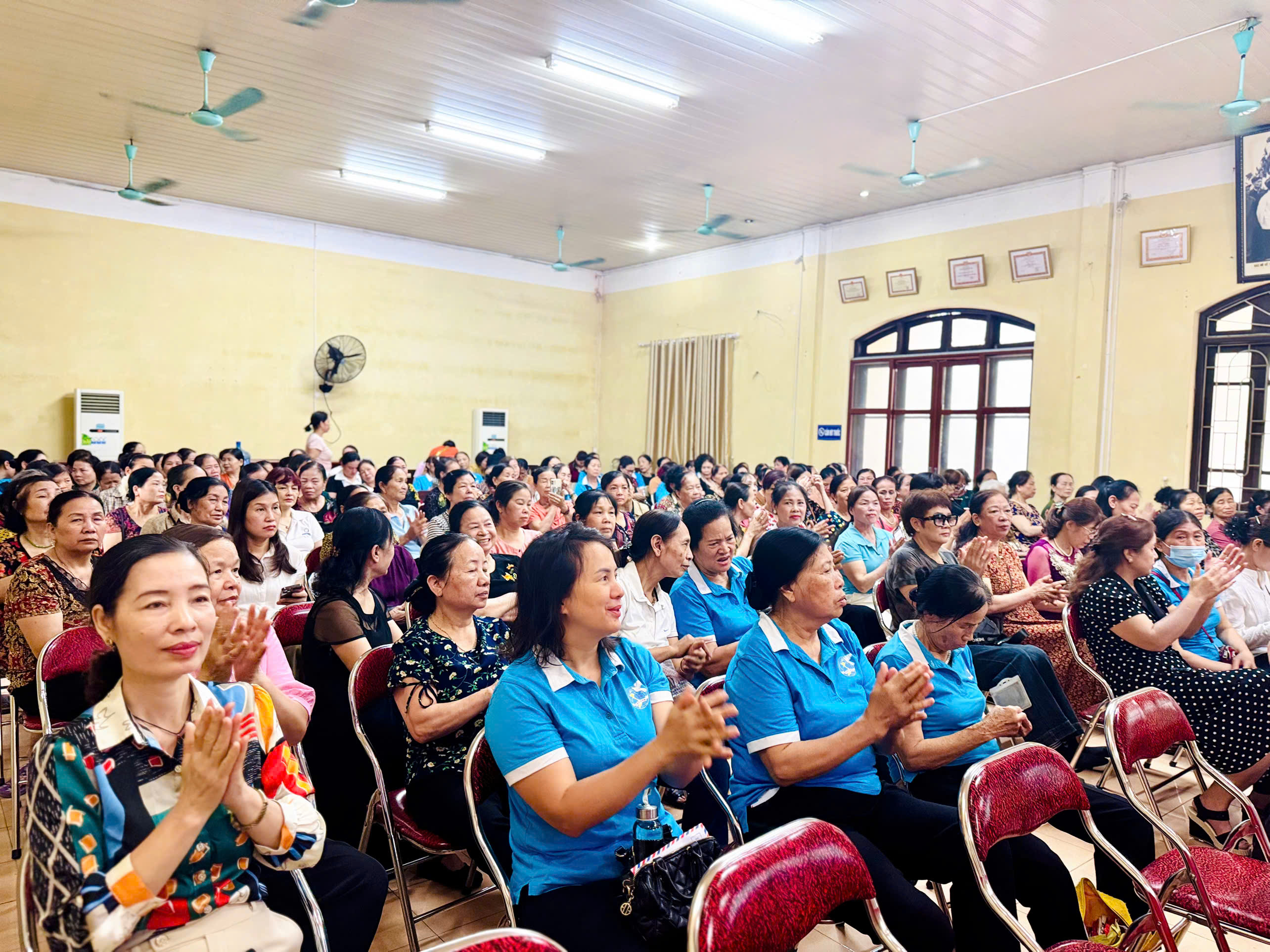 Hơn 150 phụ nữ được tập huấn kỹ năng làm cha mẹ, phòng chống tai nạn thương tích trẻ em - ảnh 1