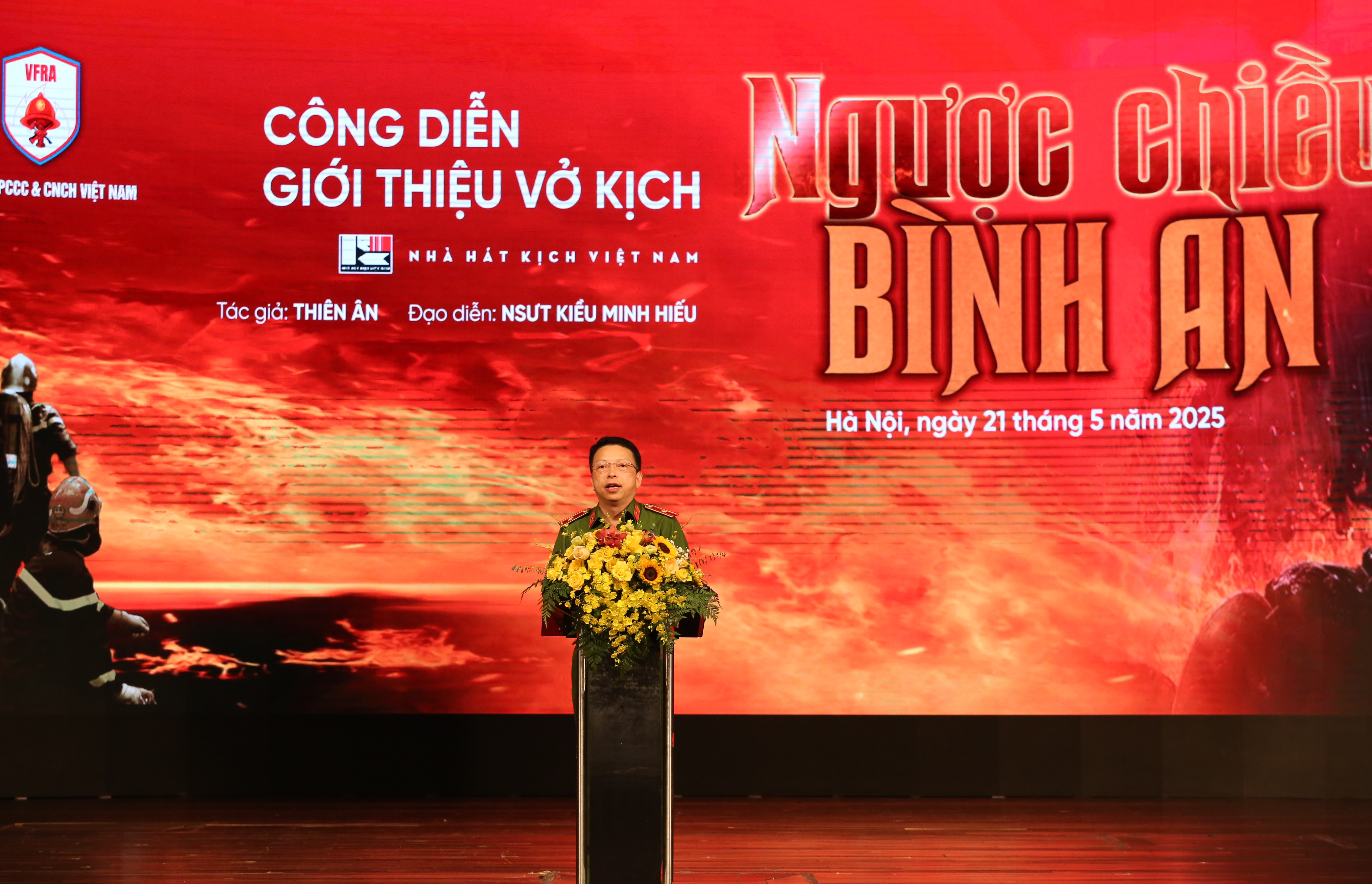 Công an Hà Nội tổ chức công diễn vở kịch “Ngược chiều bình an” - ảnh 1