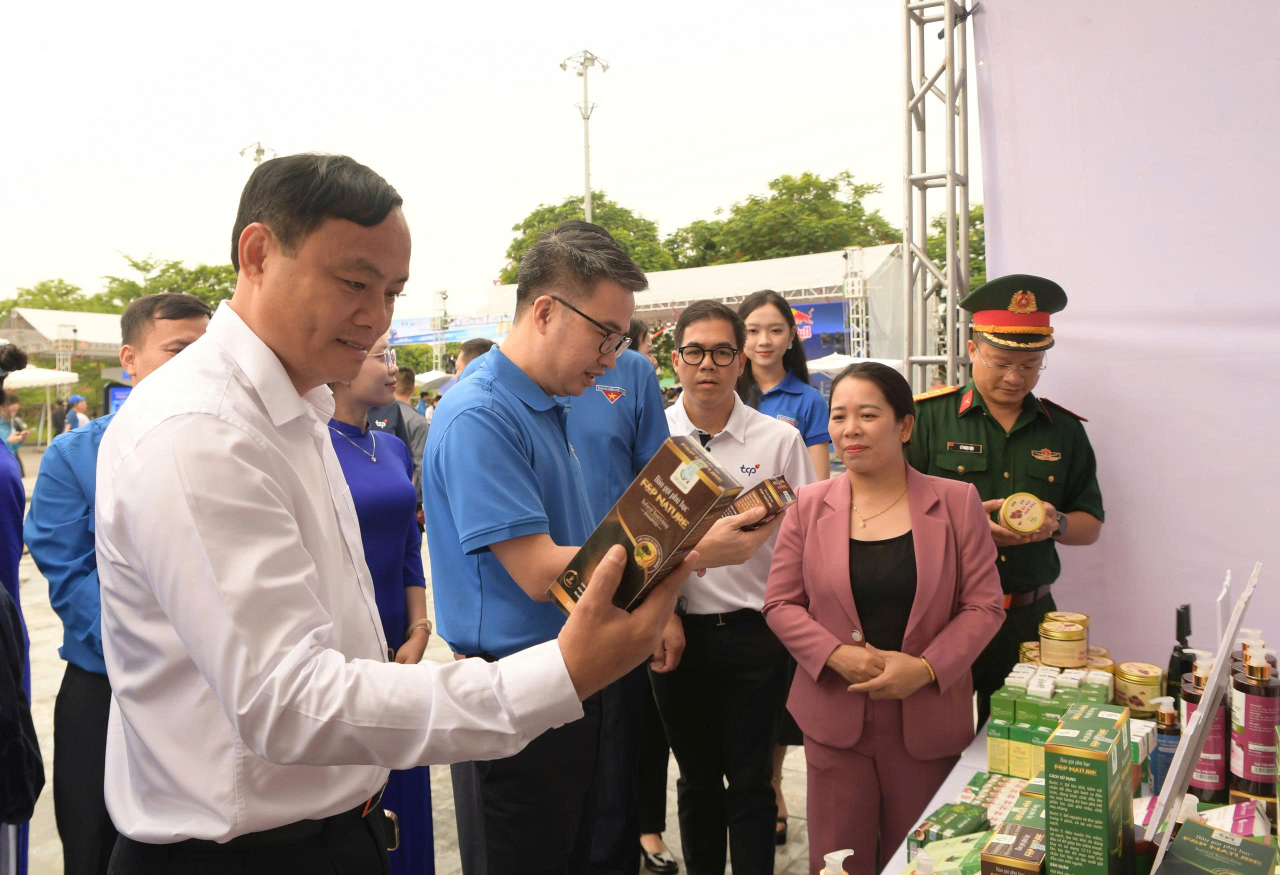 Sôi nổi Ngày hội “Thanh niên công nhân - Lan toả năng lượng tích cực” năm 2025 - ảnh 3