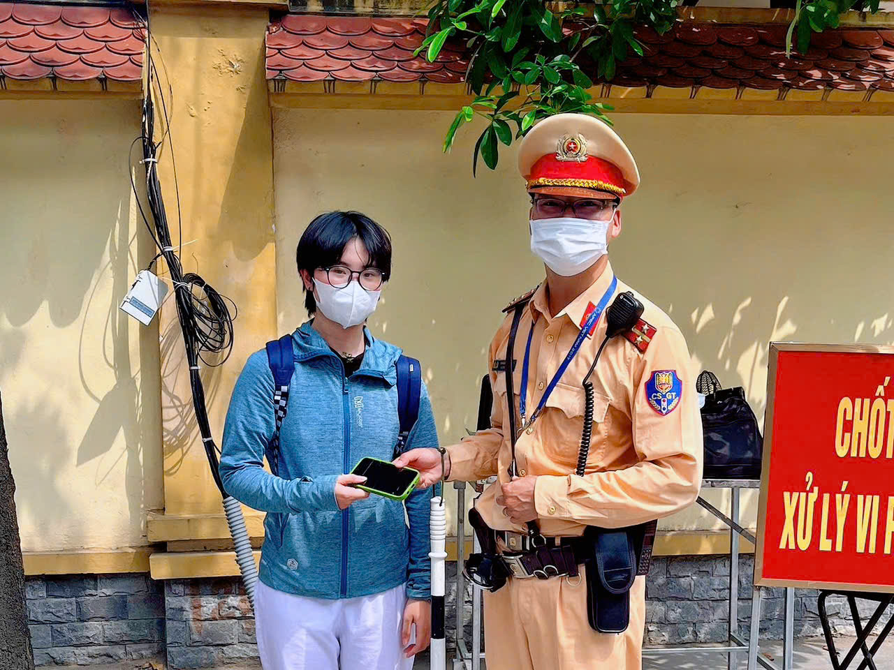 Nhận lại tài sản thất lạc, người dân viết thư cảm ơn cảnh sát giao thông - ảnh 1
