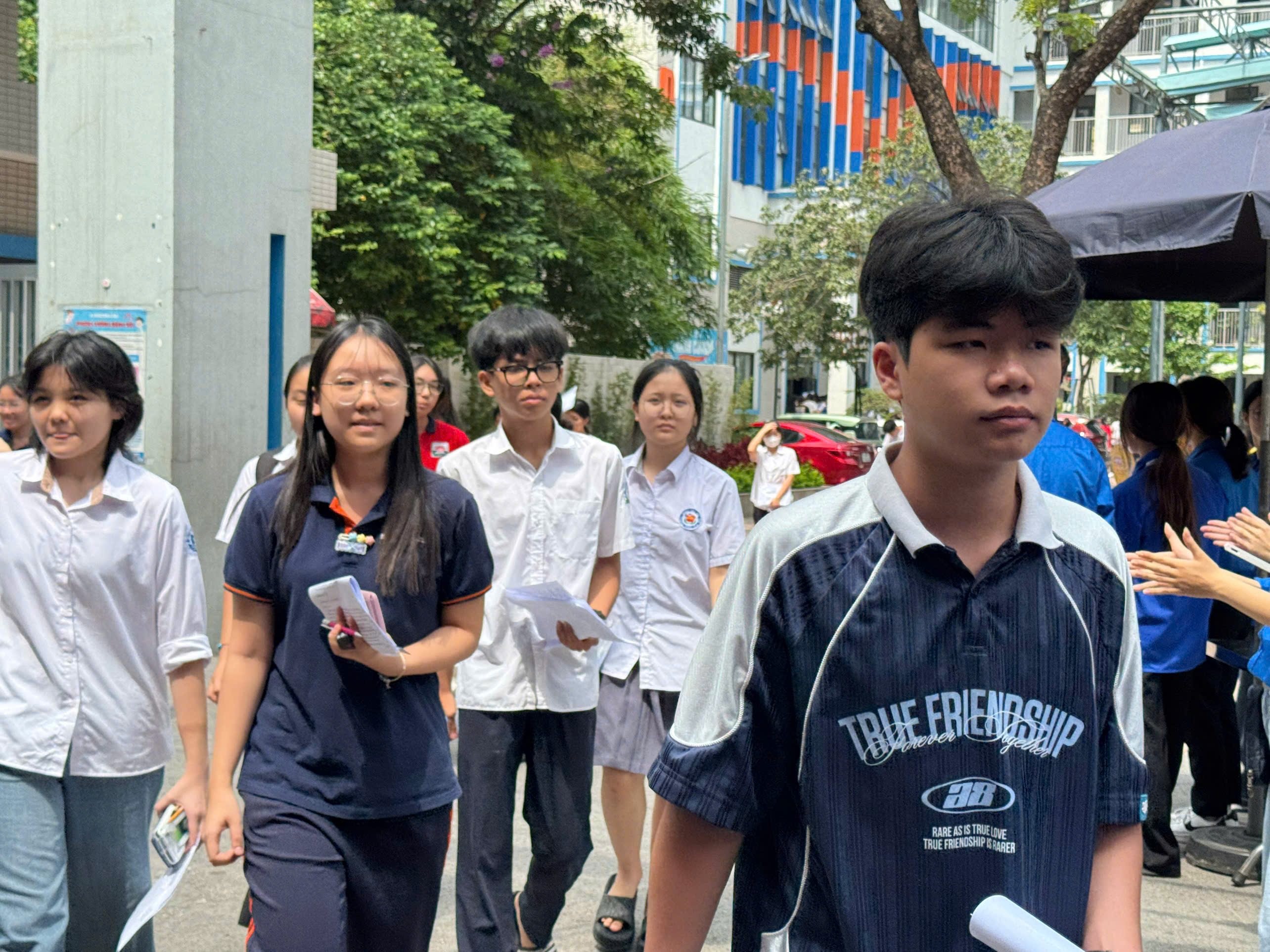 Hơn 102 nghìn thí sinh Hà Nội hoàn thành kỳ thi tuyển sinh vào lớp 10 - ảnh 1