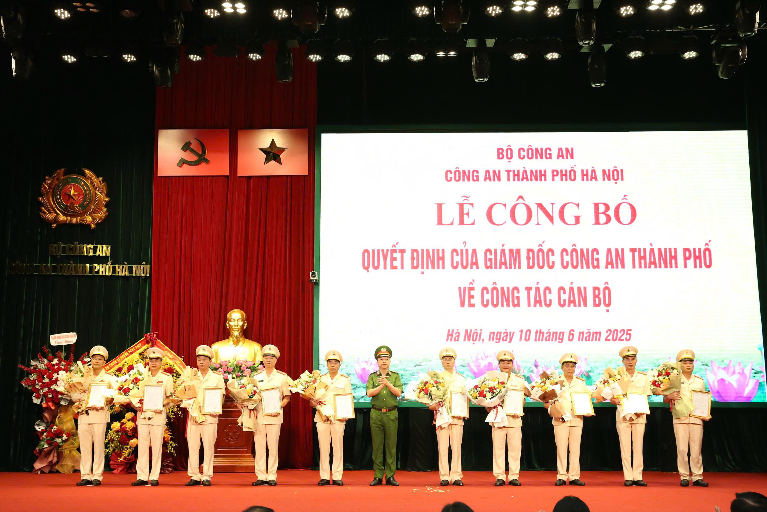Đại tá Nguyễn Đức Long được bổ nhiệm chức vụ Phó Giám đốc Công an Hà Nội - ảnh 4