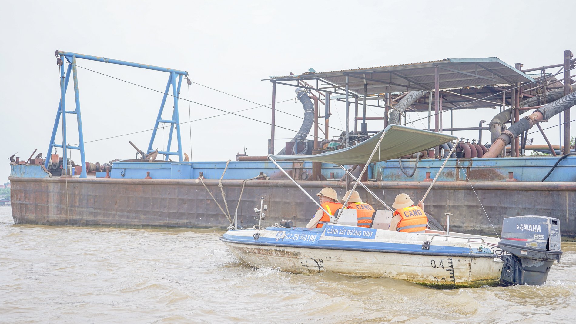 Hà Nội: Tăng cường đảm bảo an toàn đường thủy trước mùa mưa bão - ảnh 3