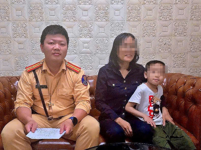 Cảnh sát giao thông Hà Nội: Nhân lên hành động đẹp về người chiến sĩ công an nhân dân - ảnh 2