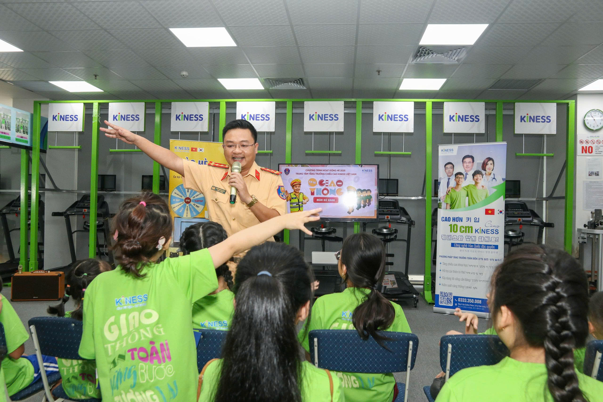 Hà Nội: Tuyên truyền kỹ năng tham gia giao thông an toàn cho lứa tuổi học sinh - ảnh 3