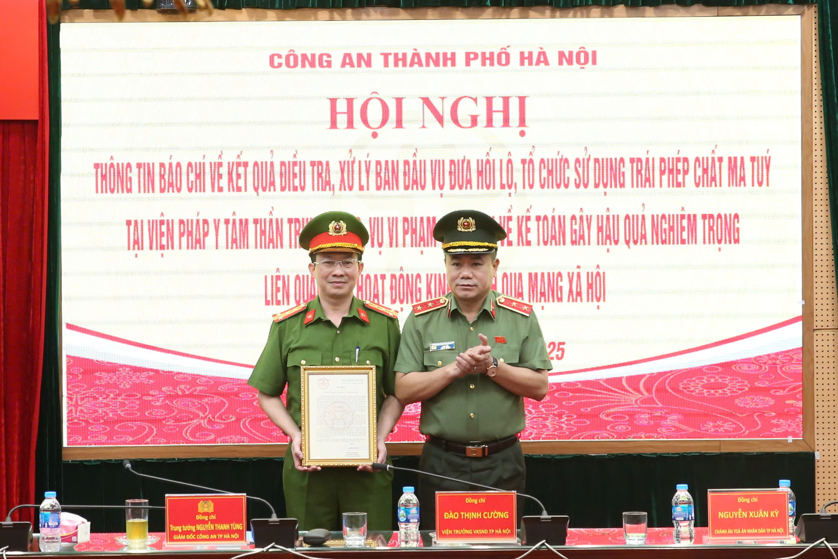 Bí thư Thành ủy Bùi Thị Minh Hoài gửi Thư khen Công an thành phố Hà Nội - ảnh 1
