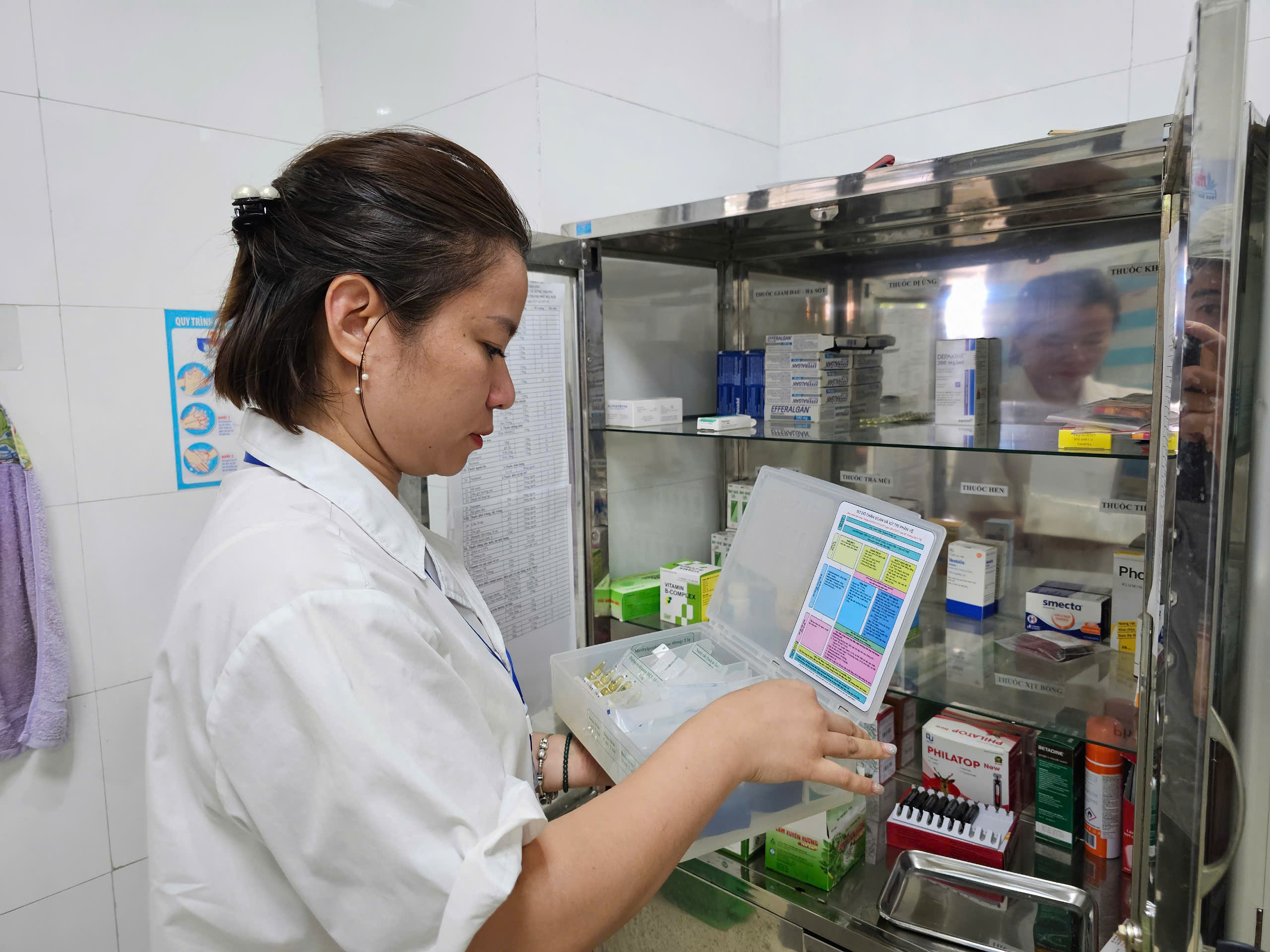 Thí sinh Hà Nội hoàn tất thủ tục dự thi tốt nghiệp THPT 2025 - ảnh 9