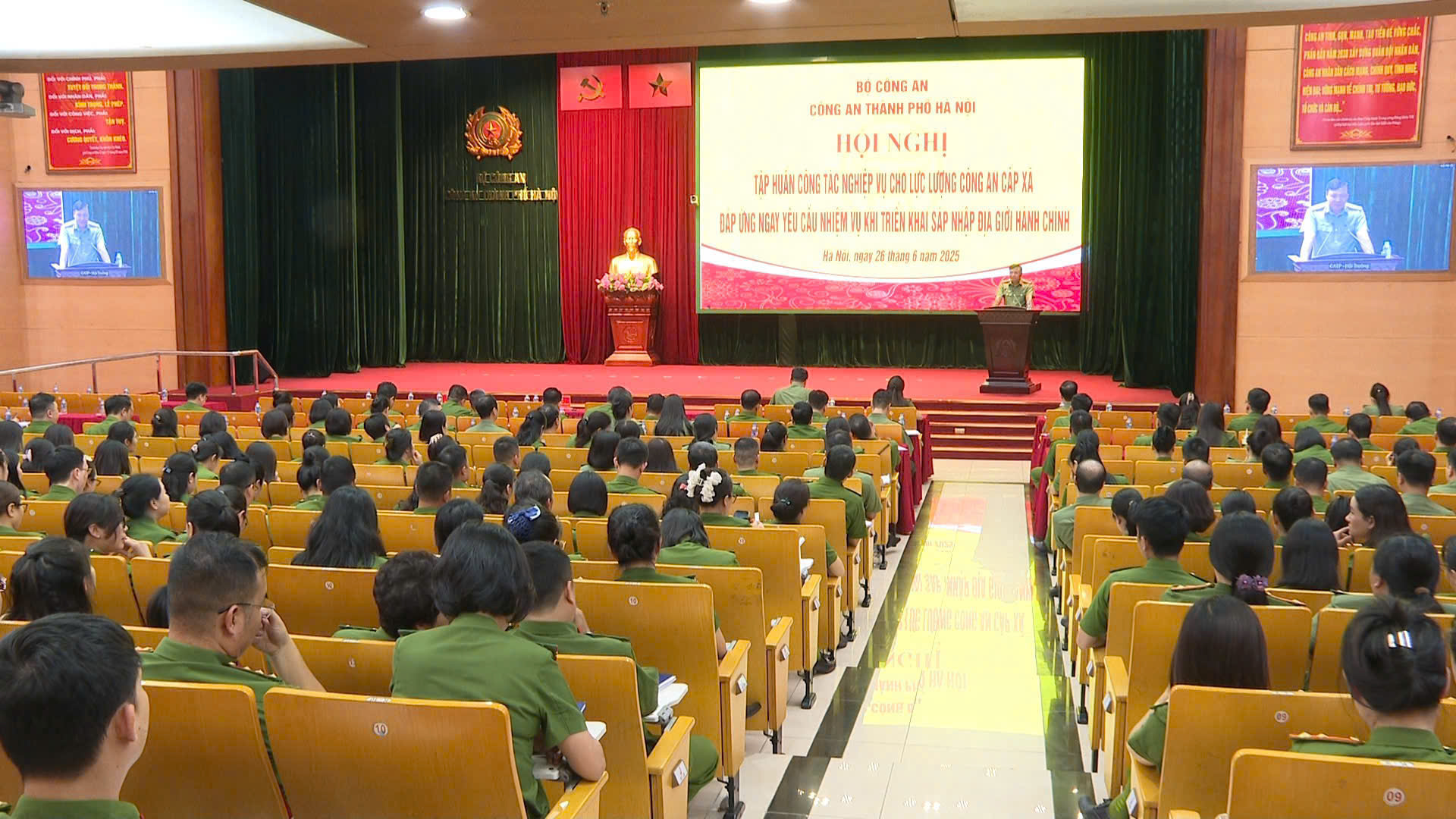 Hà Nội: Hơn 10.200 cán bộ công an cấp xã dự hội nghị tập huấn nghiệp vụ chính quyền hai cấp - ảnh 2