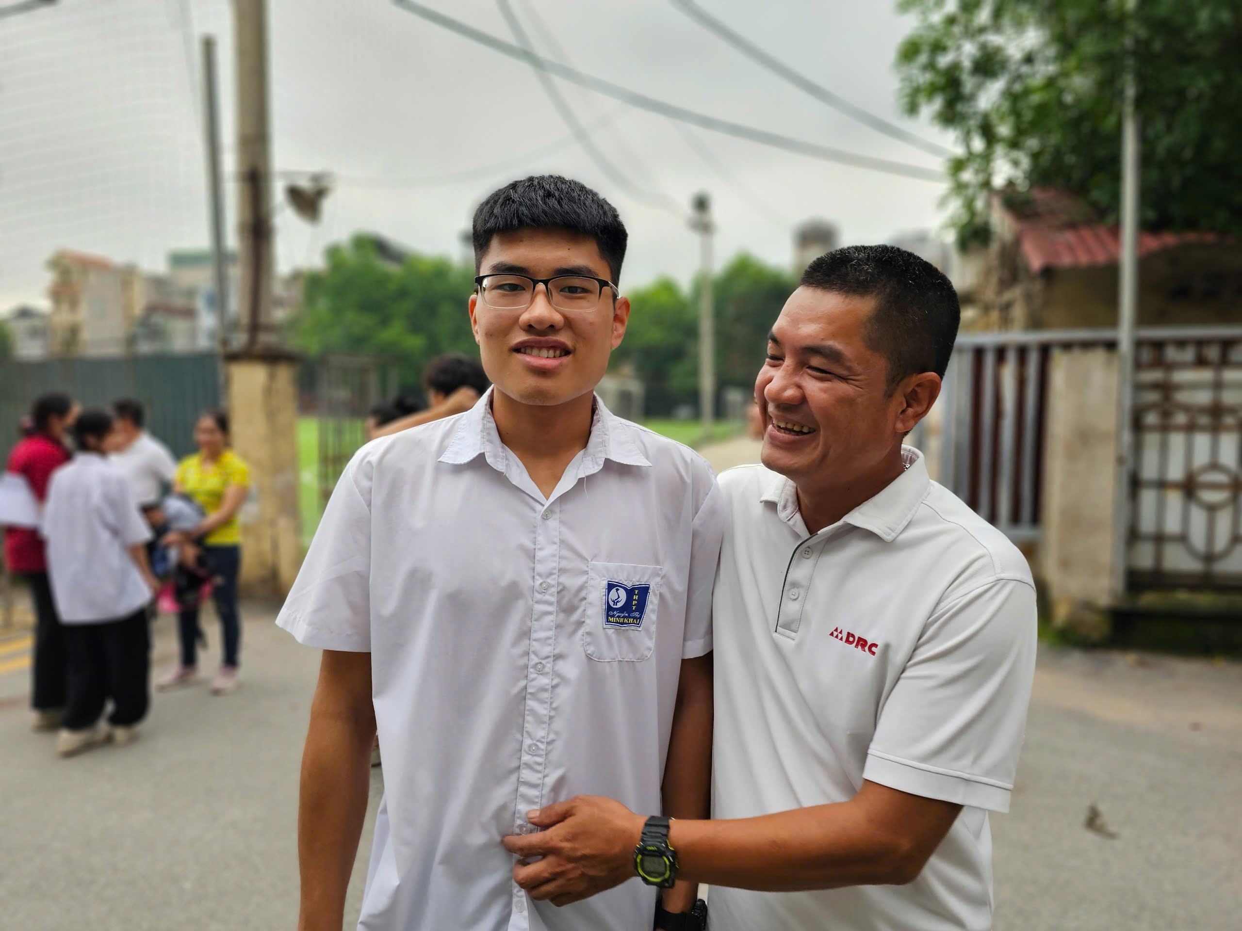Sáng 27/6, thí sinh thi chương trình GDPT 2018 hoàn thành kỳ thi tốt nghiệp THPT 2025 - ảnh 7