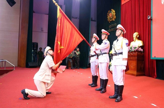 Công an thành phố Hà Nội công bố 126 Trưởng, Phó Công an phường, xã theo mô hình tổ chức mới - ảnh 3
