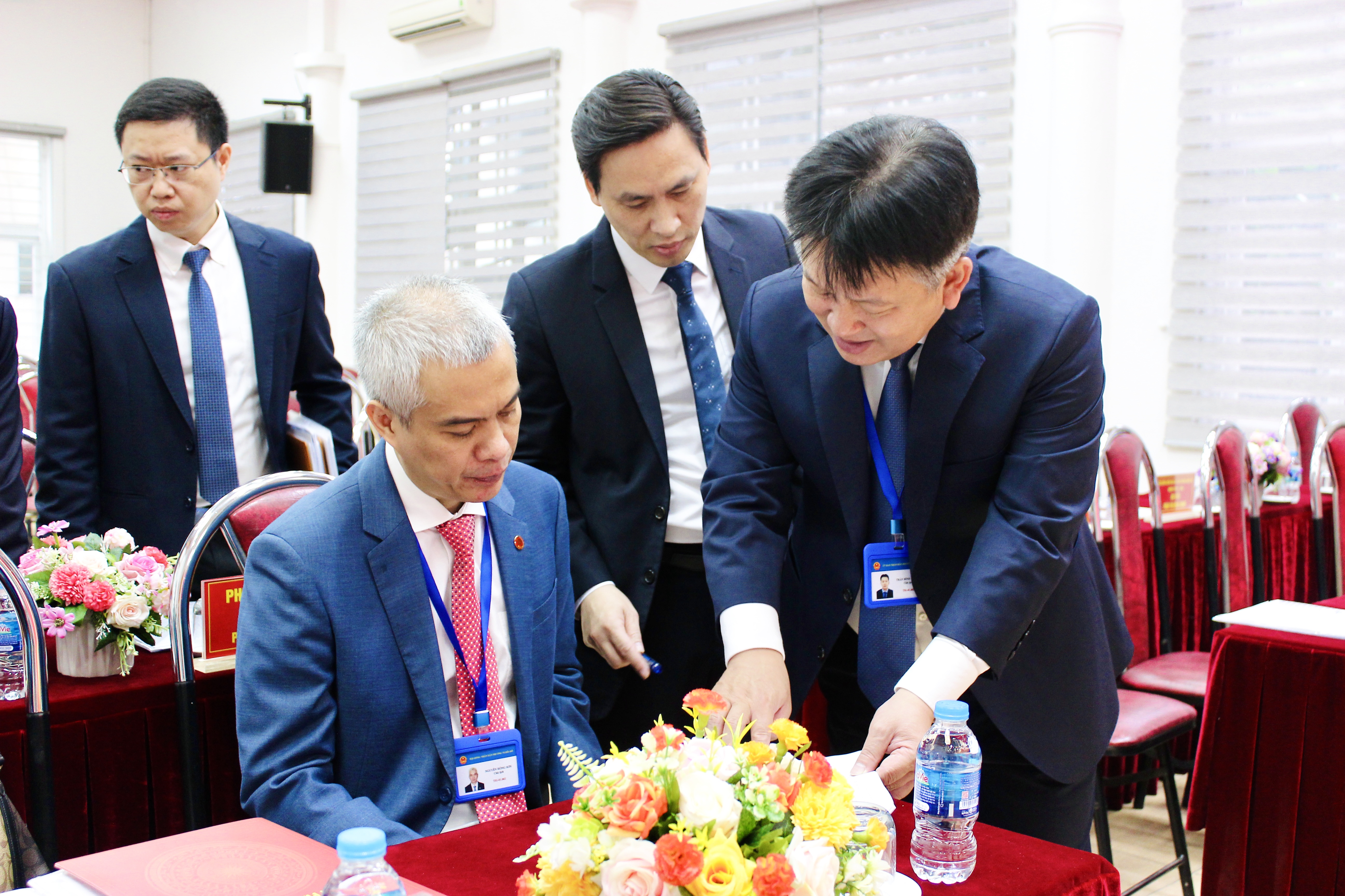 Hà Nội: Ngày đầu tiên thực hiện chính quyền 2 cấp, người dân phấn khởi vì thủ tục nhanh gọn - ảnh 4