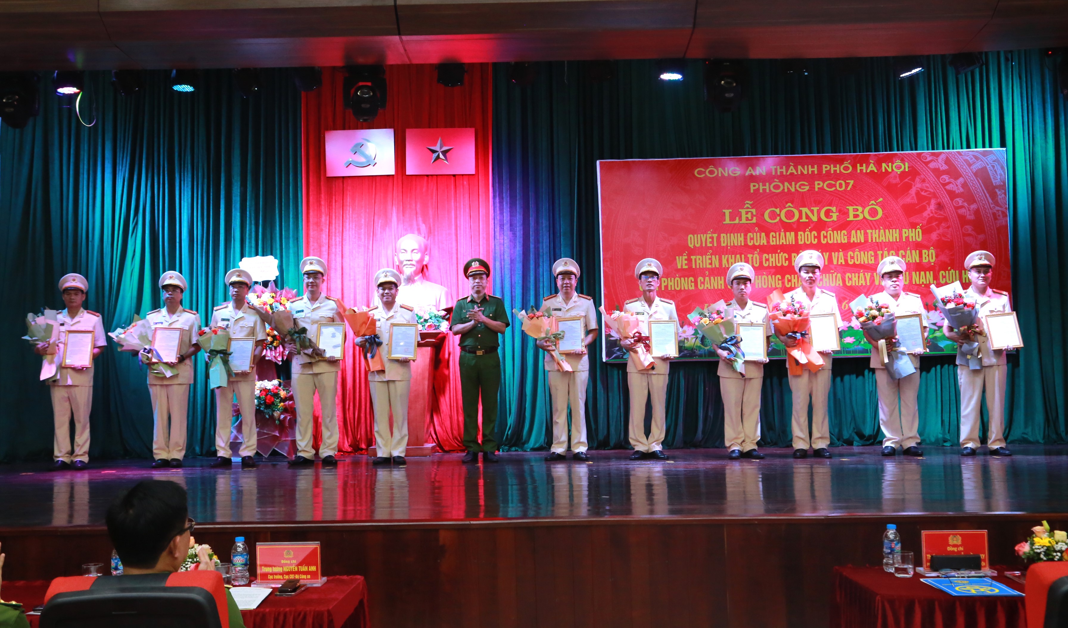 Hà Nội có 41 đội chữa cháy và cứu nạn, cứu hộ khu vực - ảnh 1
