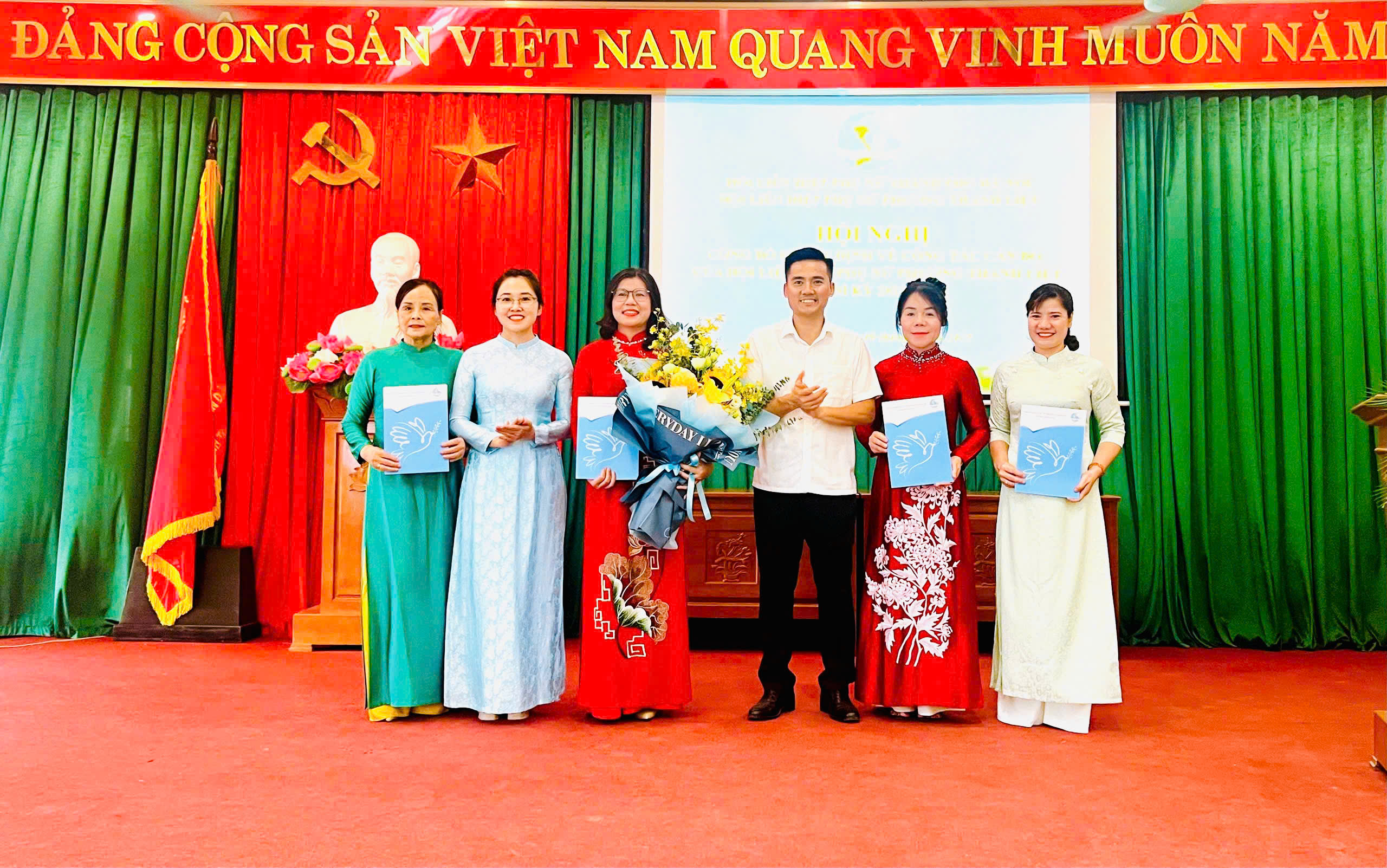 Hội LHPN phường Thanh Liệt công bố Quyết định về công tác cán bộ - ảnh 1