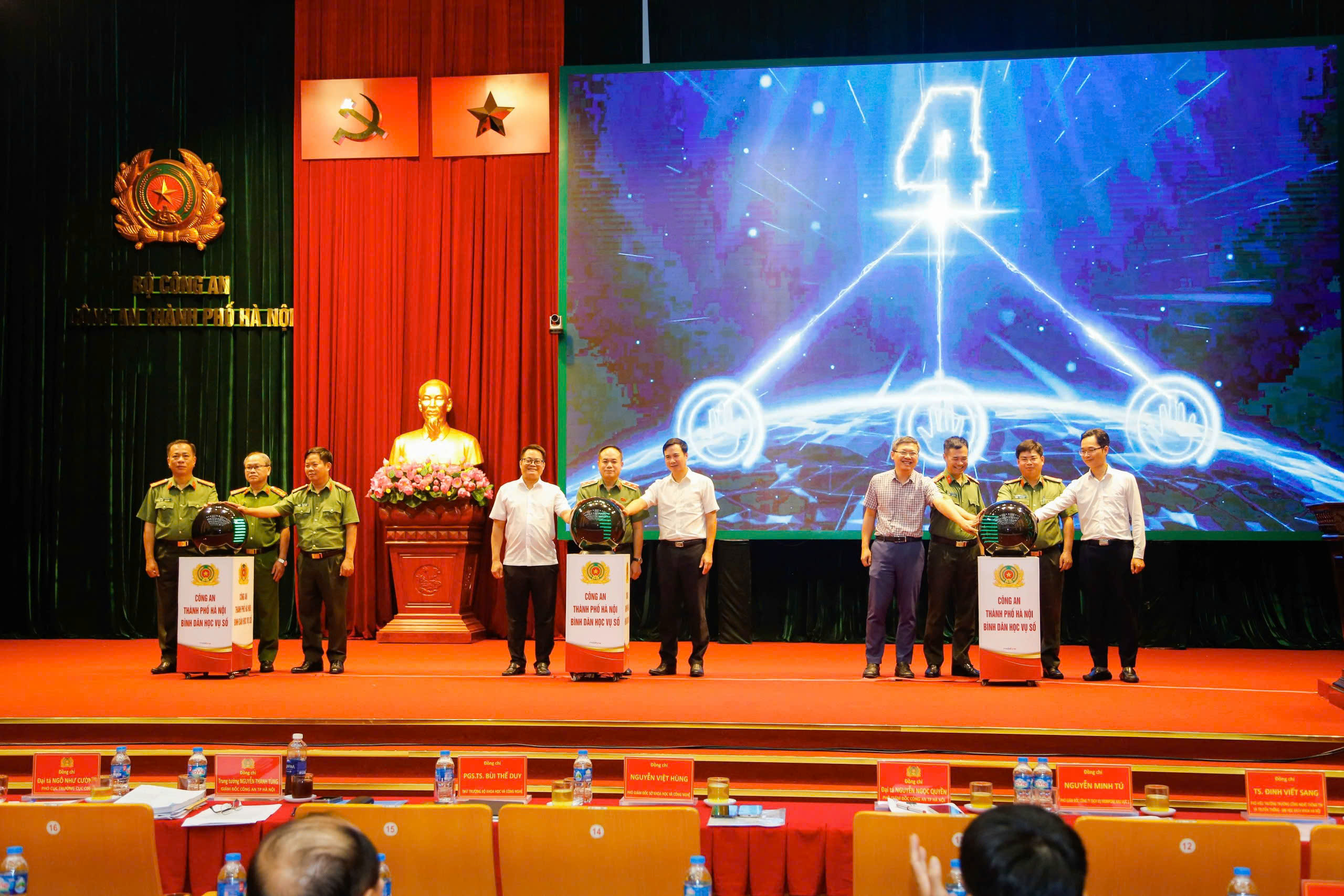 Công an Hà Nội phát động phong trào “Bình dân học vụ số” - ảnh 3