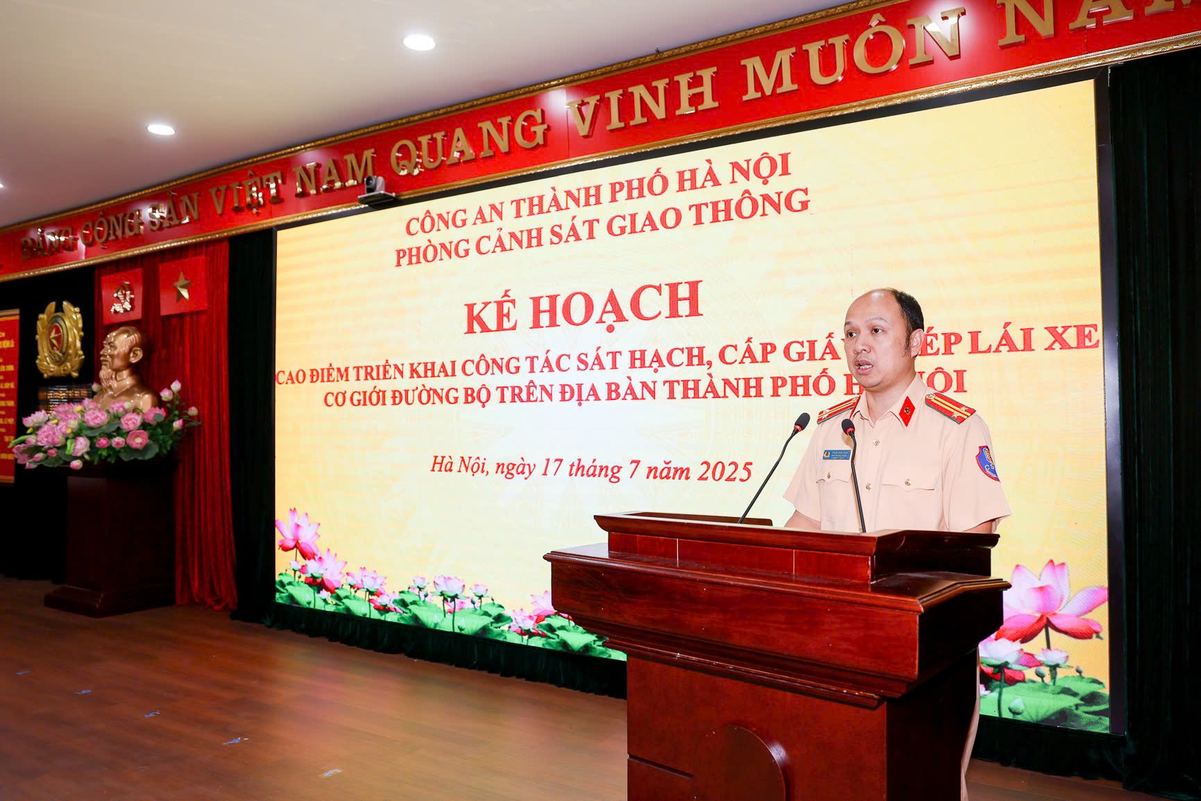 Hà Nội: Triển khai cao điểm sát hạch cấp giấy phép lái xe cơ giới đường bộ - ảnh 2