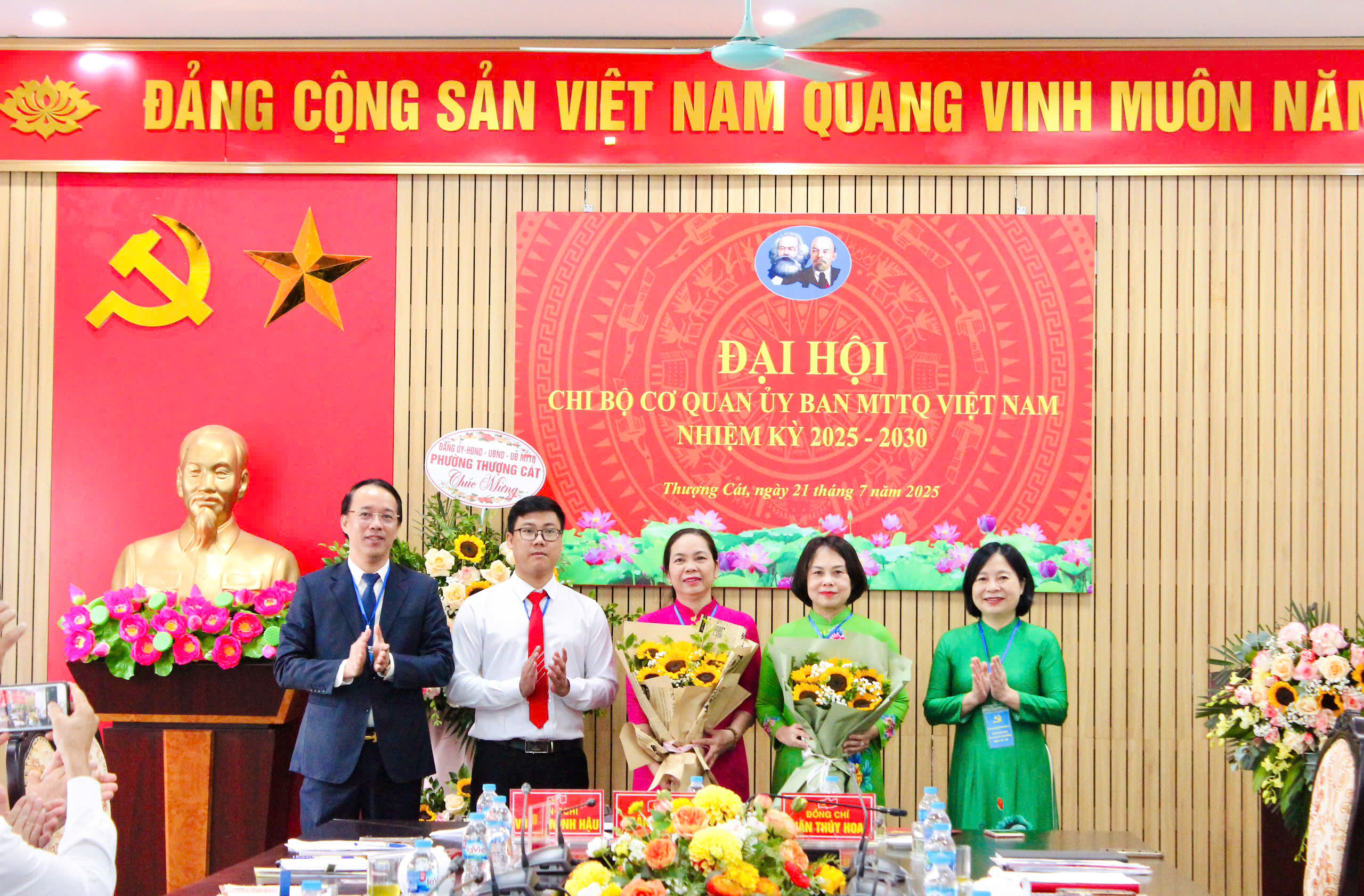 Chi bộ Cơ quan MTTQ Việt Nam phường Thượng Cát tổ chức Đại hội lần thứ I, nhiệm kỳ 2025 – 2030 - ảnh 7