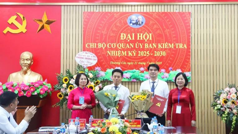 Chi bộ Uỷ ban kiểm tra Đảng ủy phường Thượng Cát nâng cao chất lượng tổ chức Đảng - ảnh 4