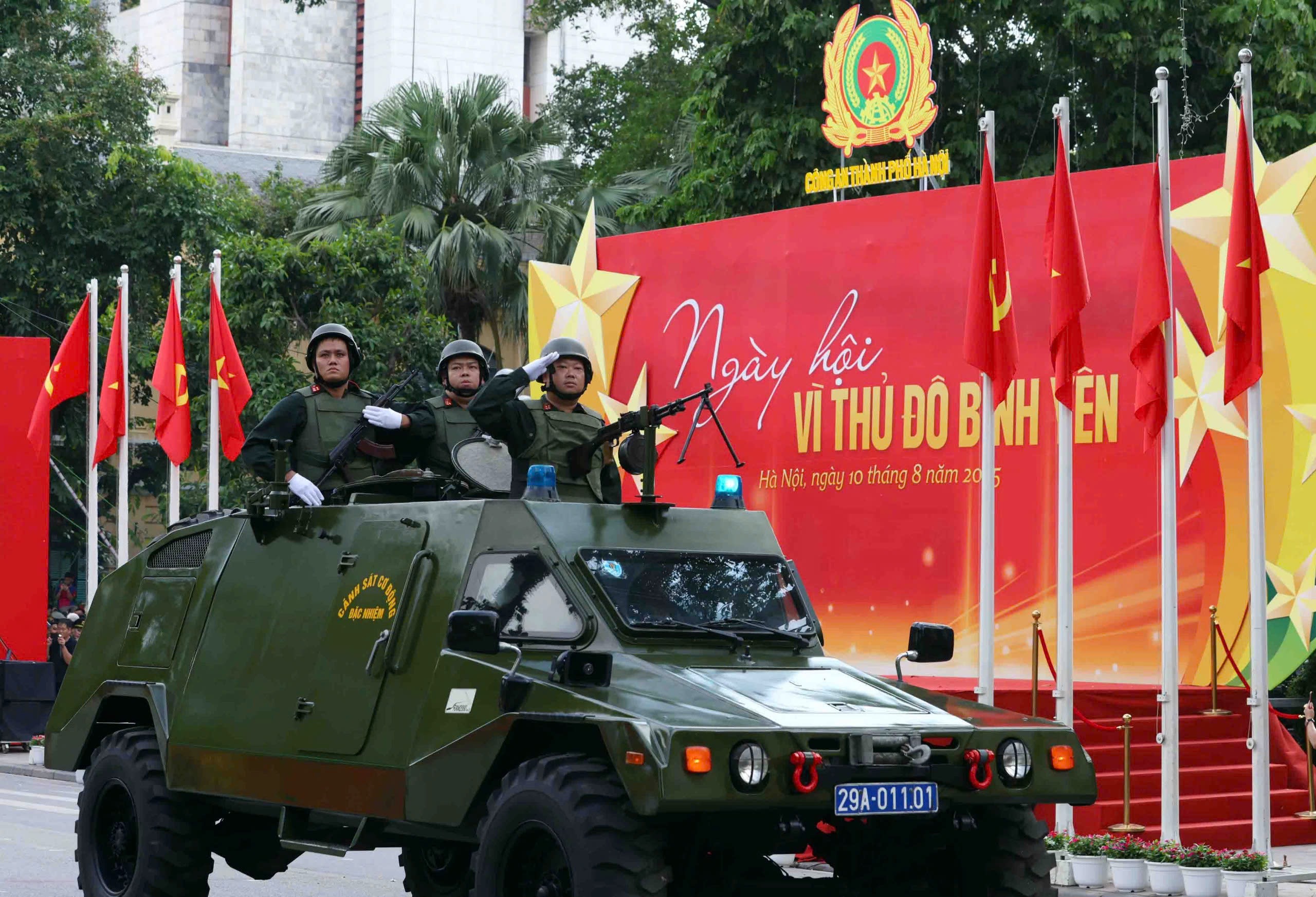 Công an Hà Nội lan tỏa khát vọng cống hiến, vì Thủ đô bình yên - ảnh 13